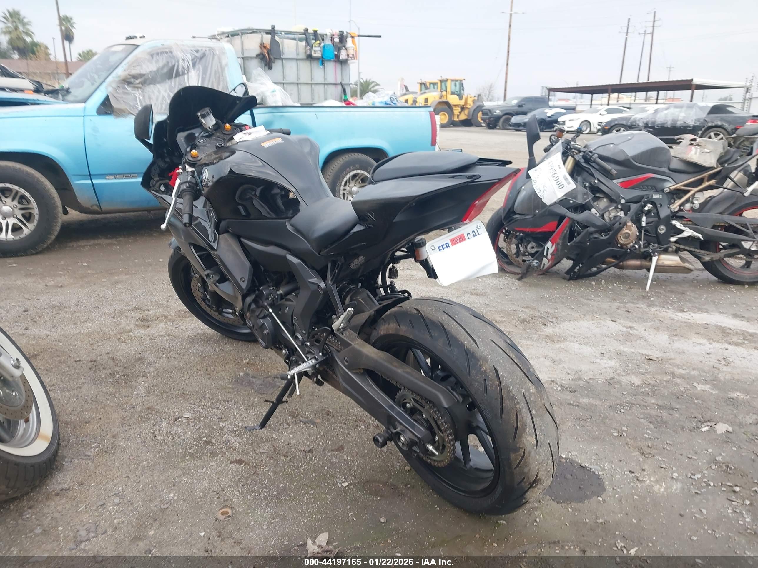 YAMAHA YZFR7 image 3