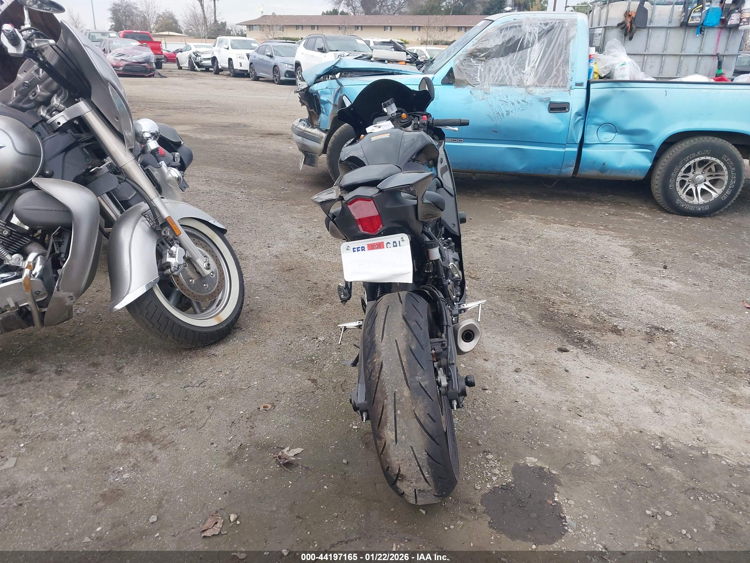 YAMAHA YZFR7 image 6