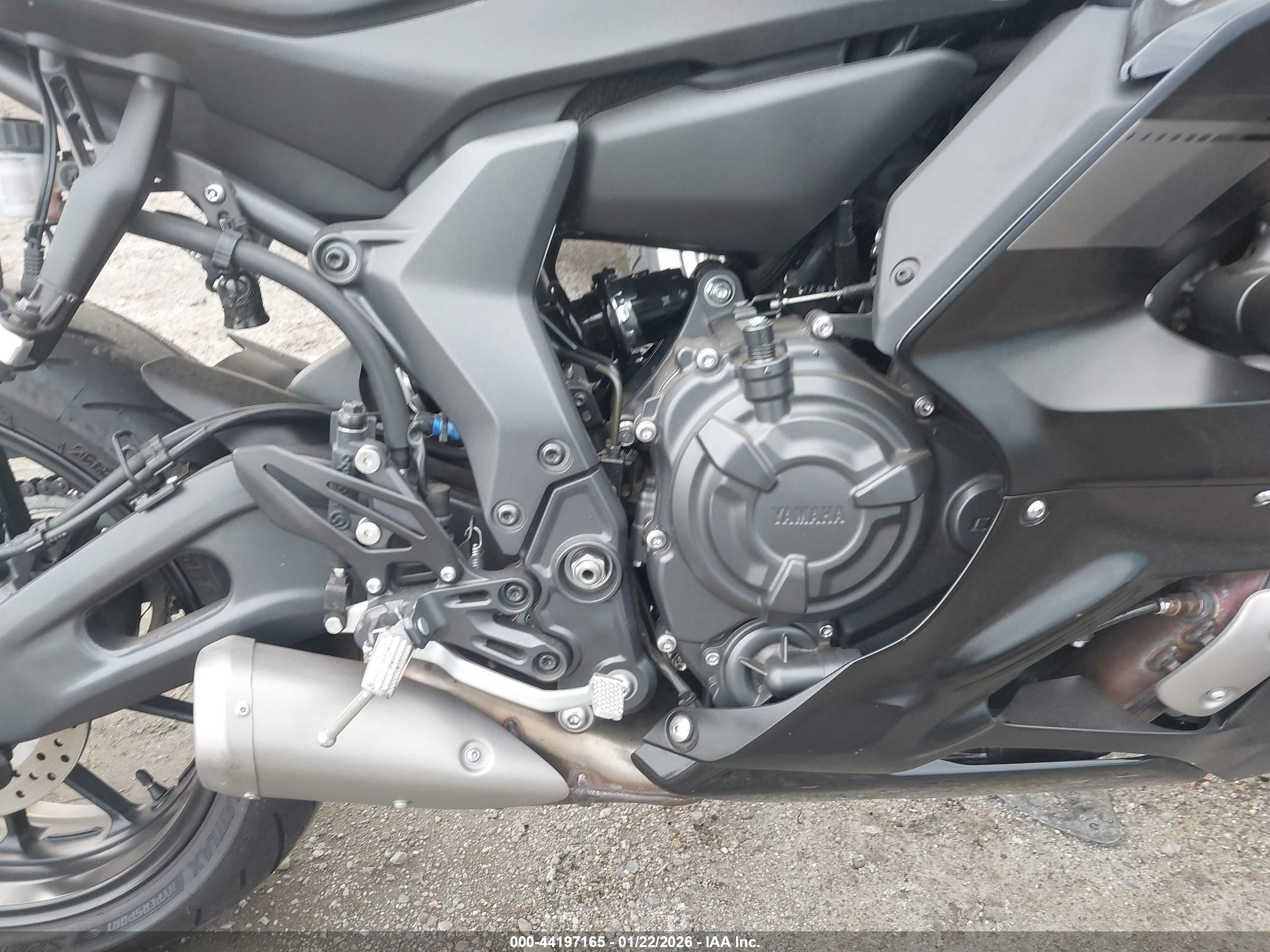 YAMAHA YZFR7 image 8