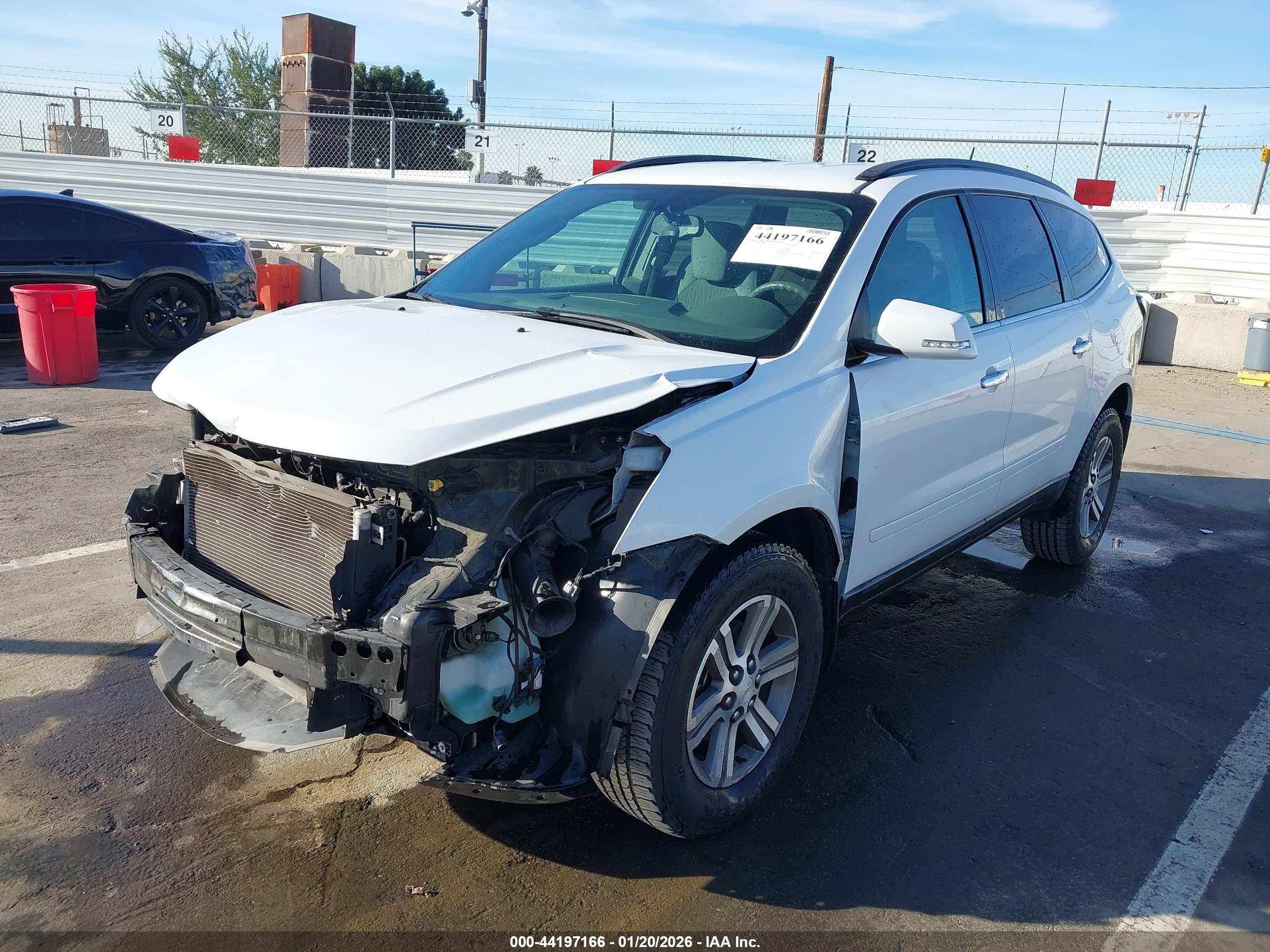 CHEVROLET TRAVERSE image 2