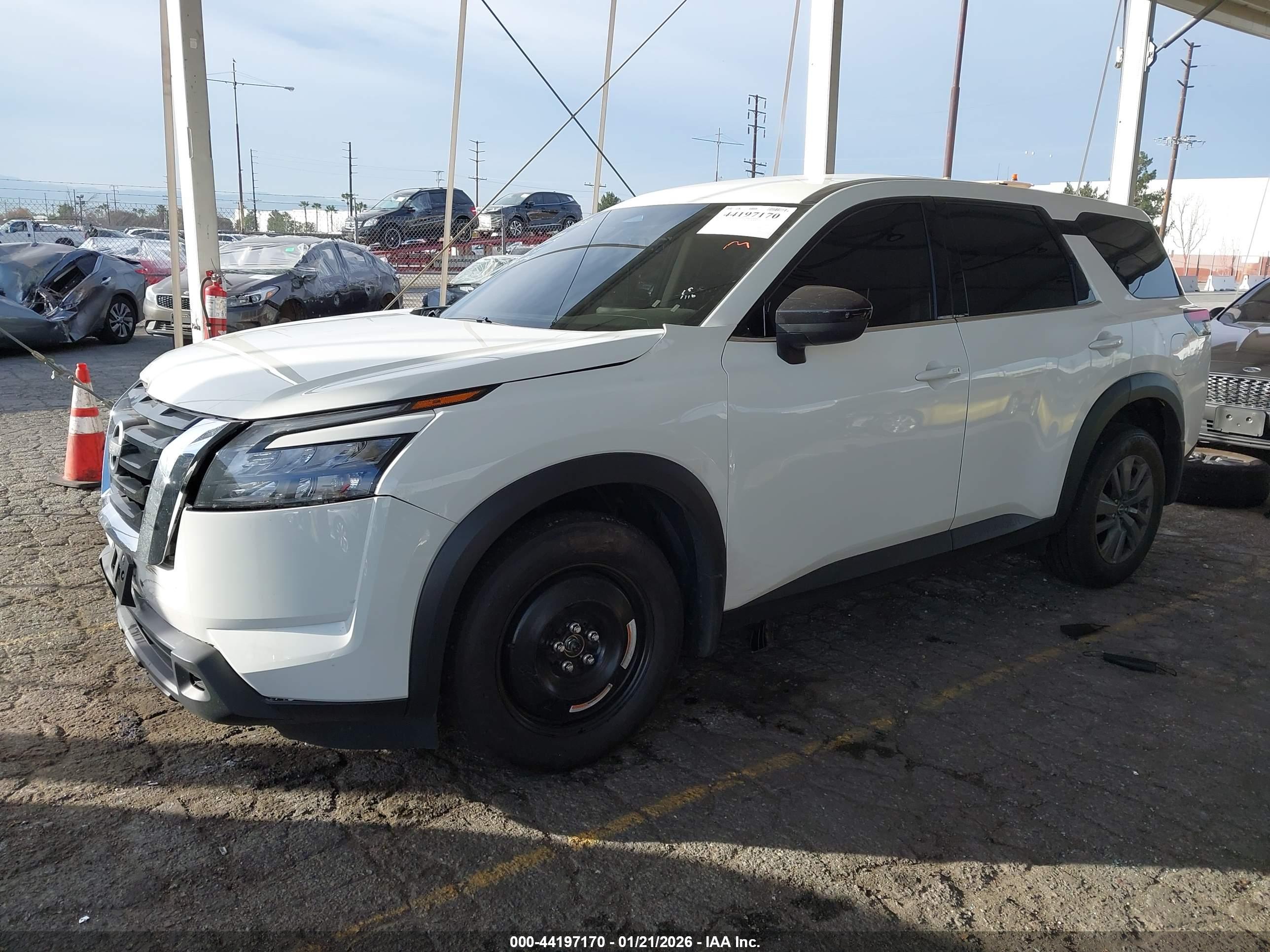 NISSAN PATHFINDER image 2