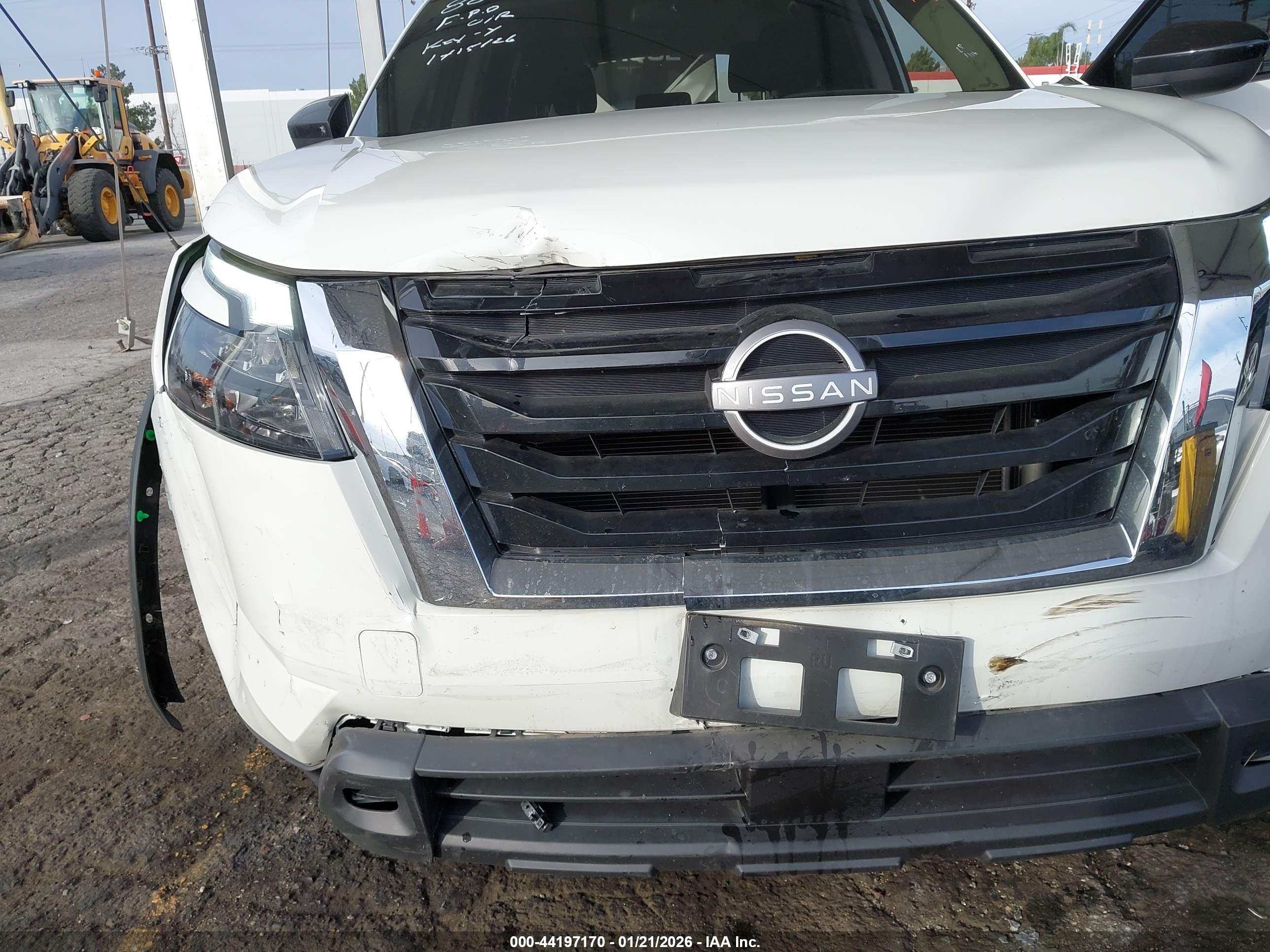 NISSAN PATHFINDER image 6