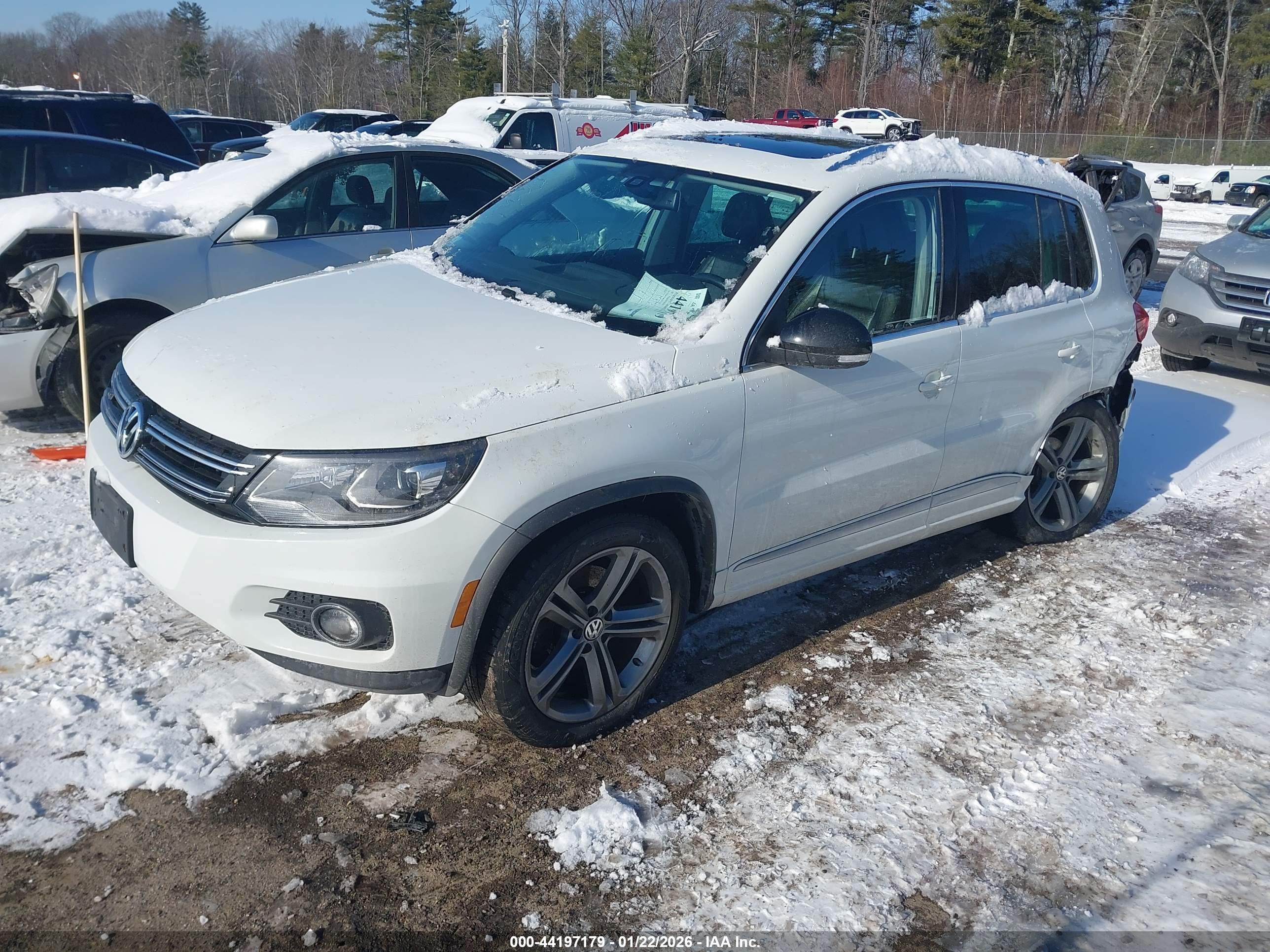 VOLKSWAGEN TIGUAN image 2