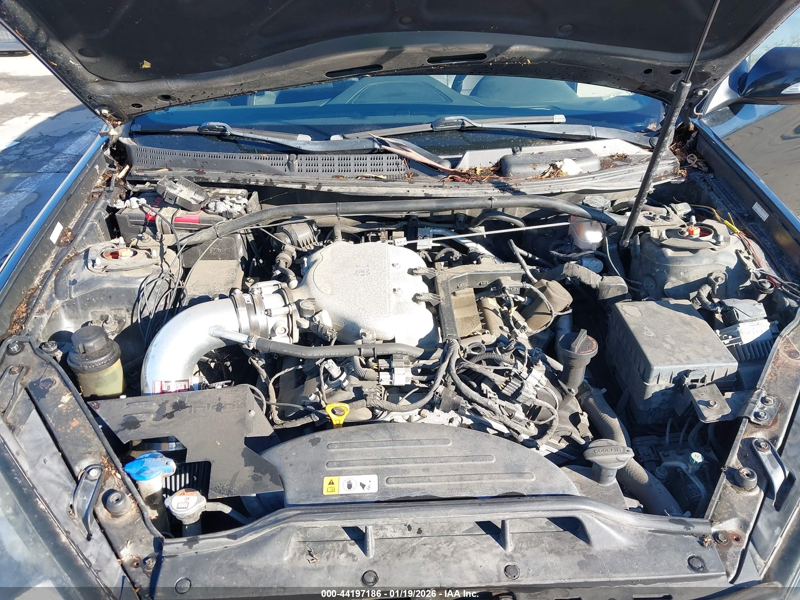 HYUNDAI GENESIS image 6