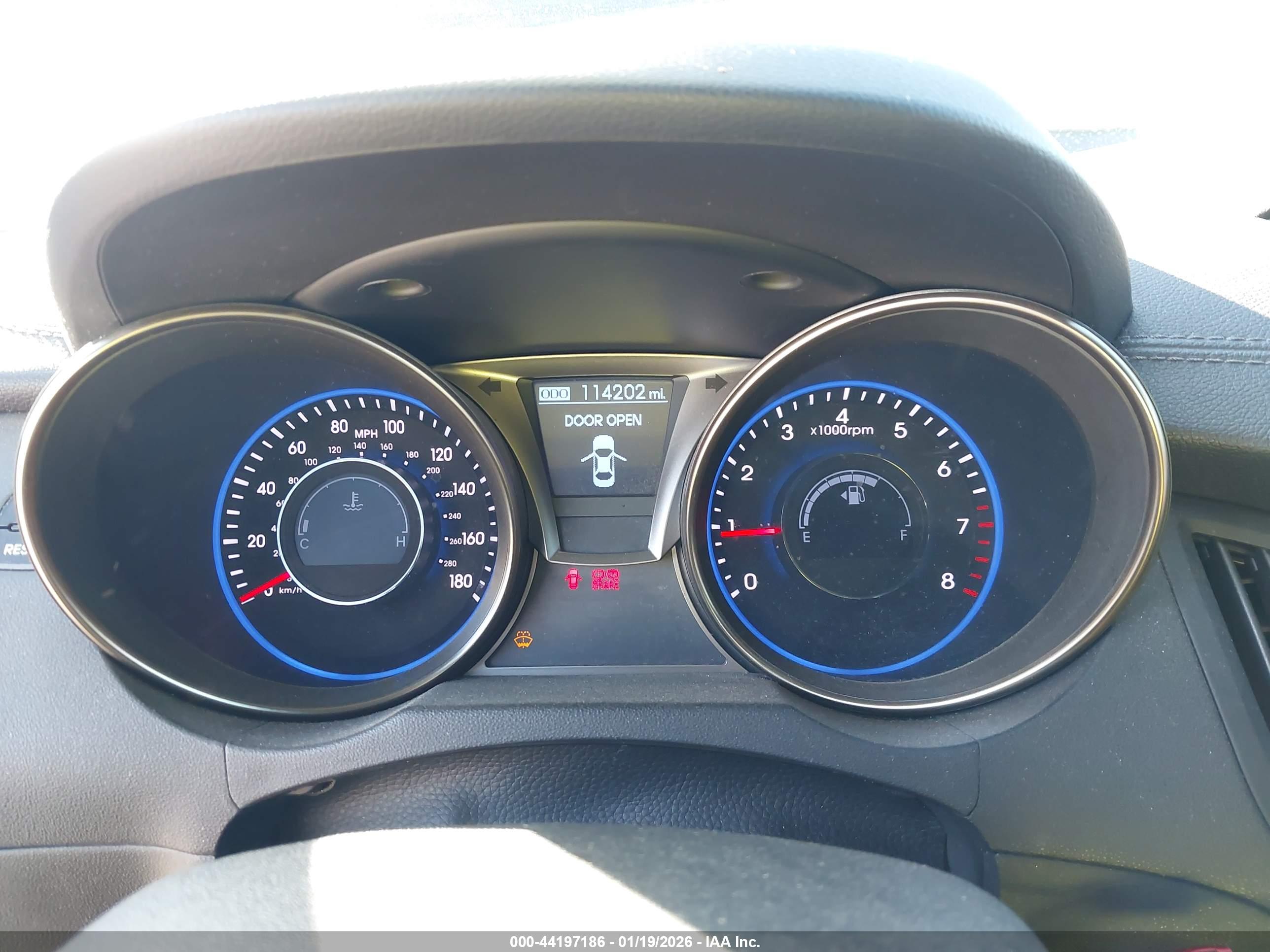 HYUNDAI GENESIS image 7