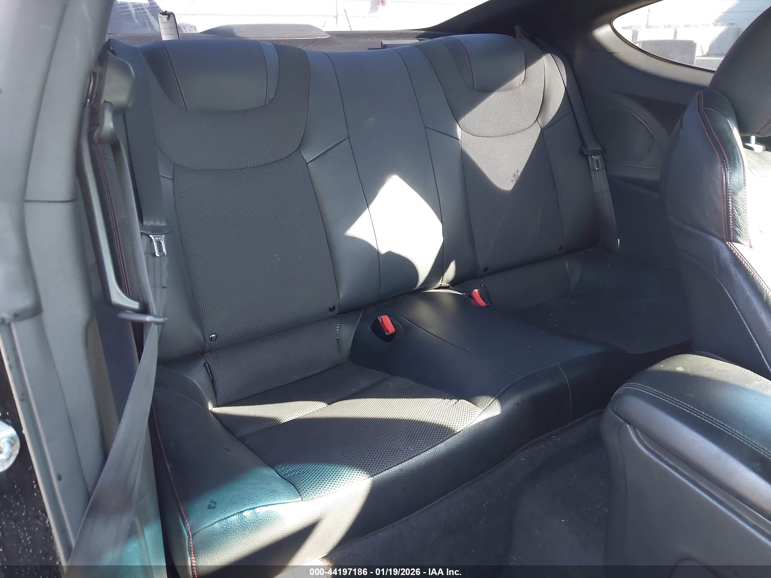 HYUNDAI GENESIS image 8