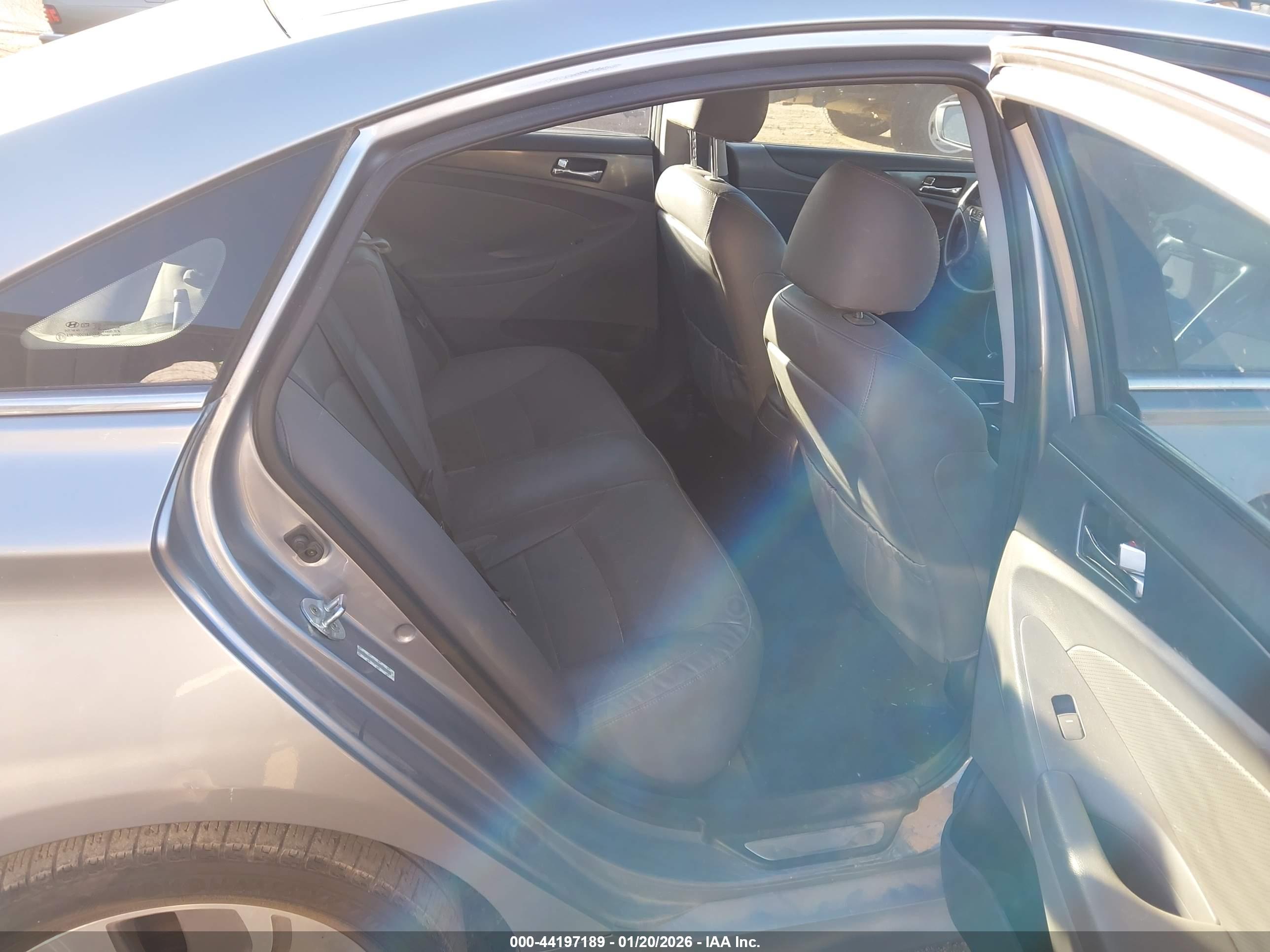 HYUNDAI SONATA image 8