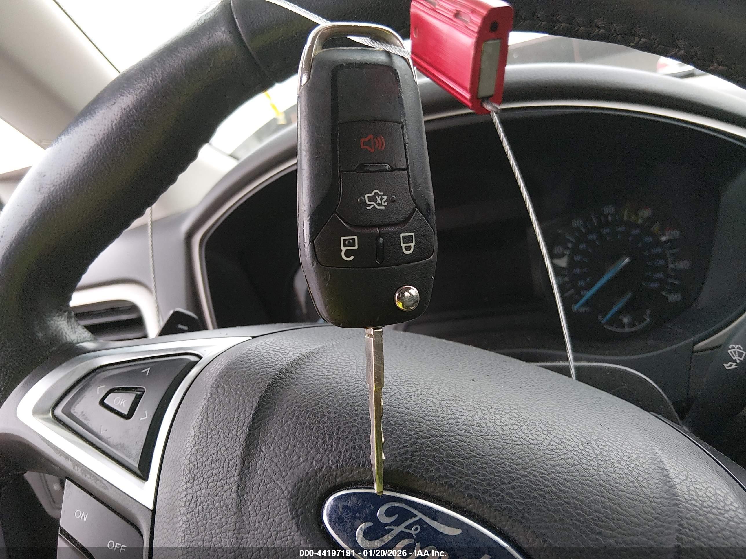 FORD FUSION image 11