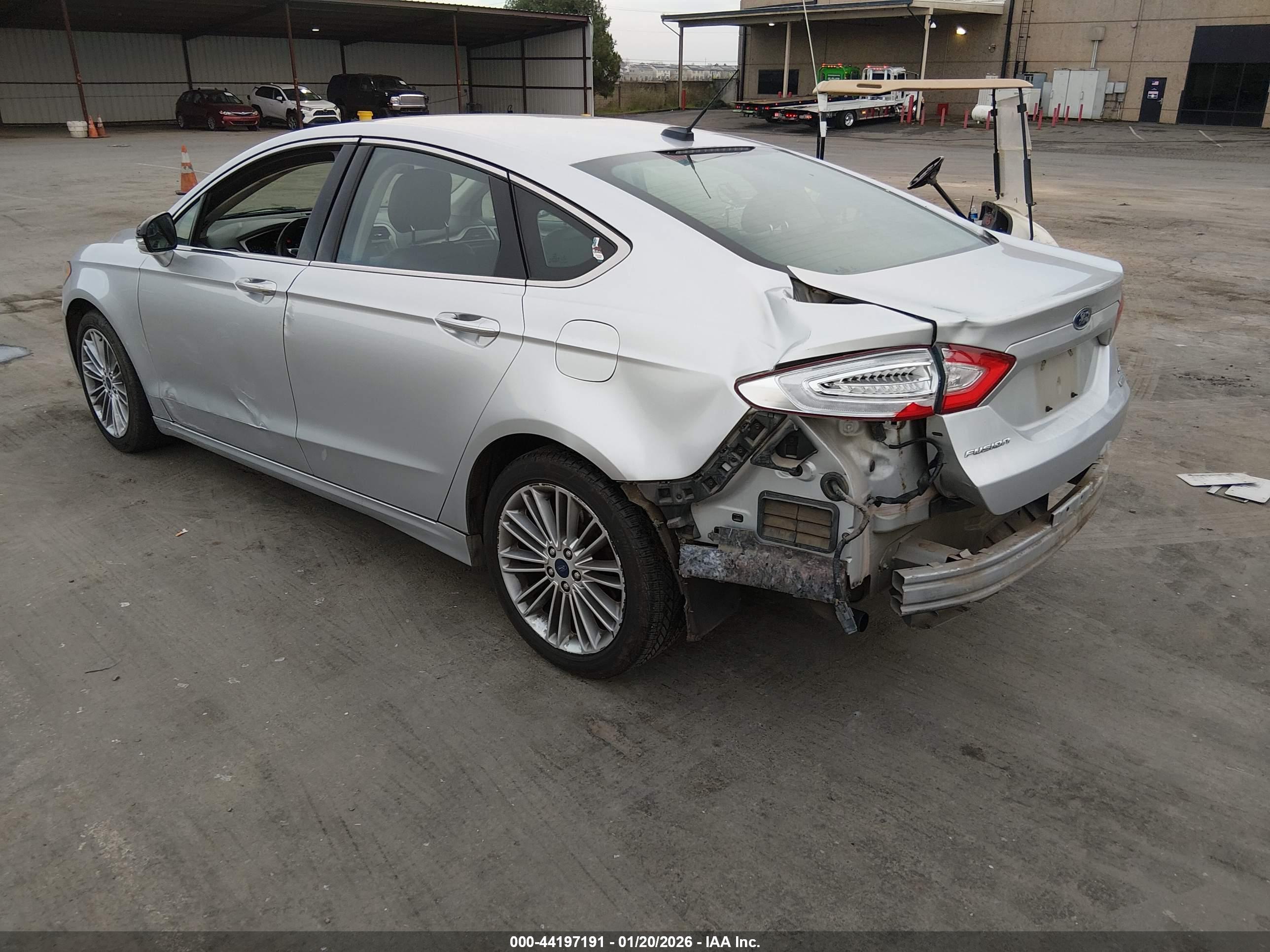FORD FUSION image 3