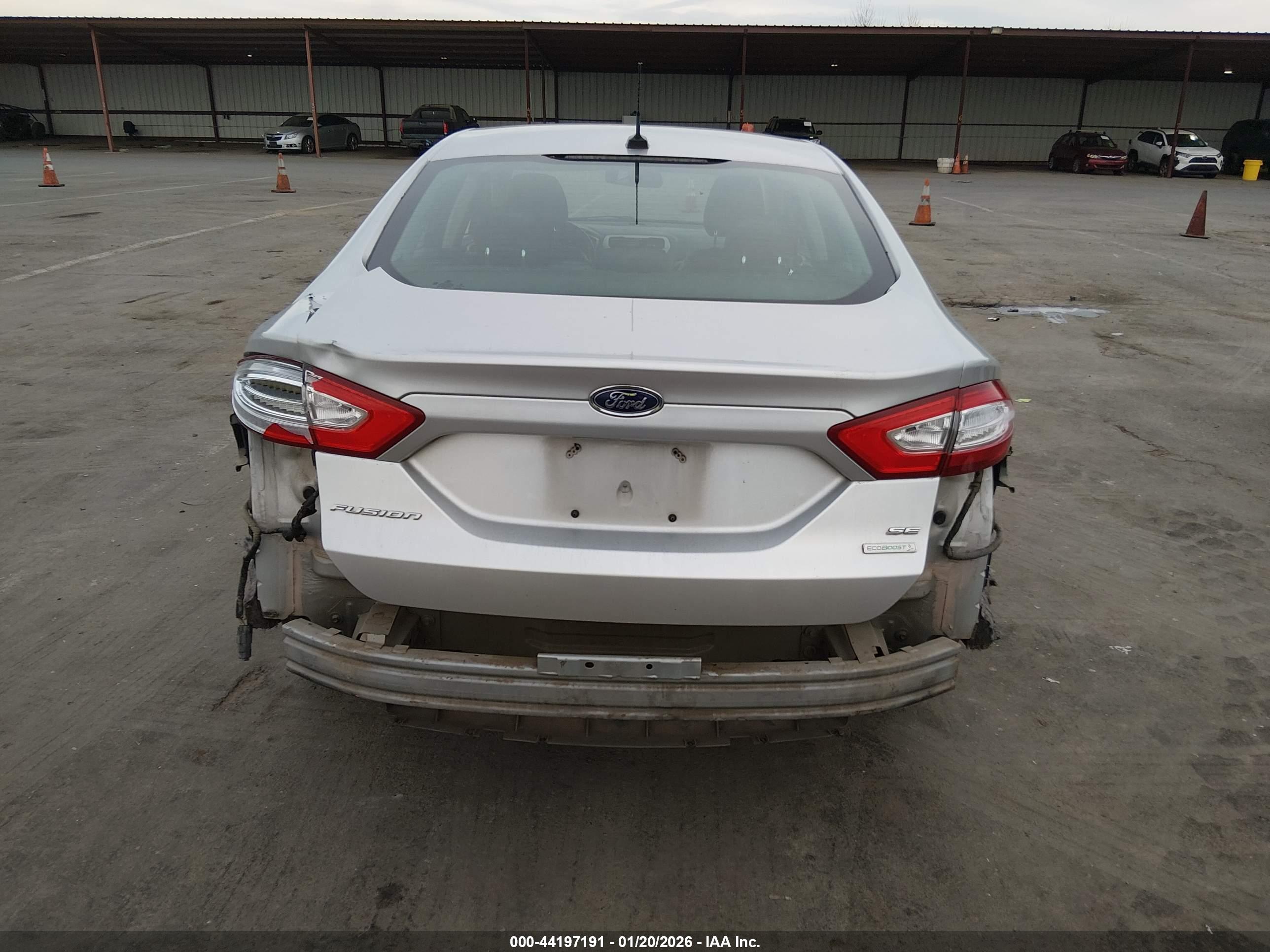 FORD FUSION image 6