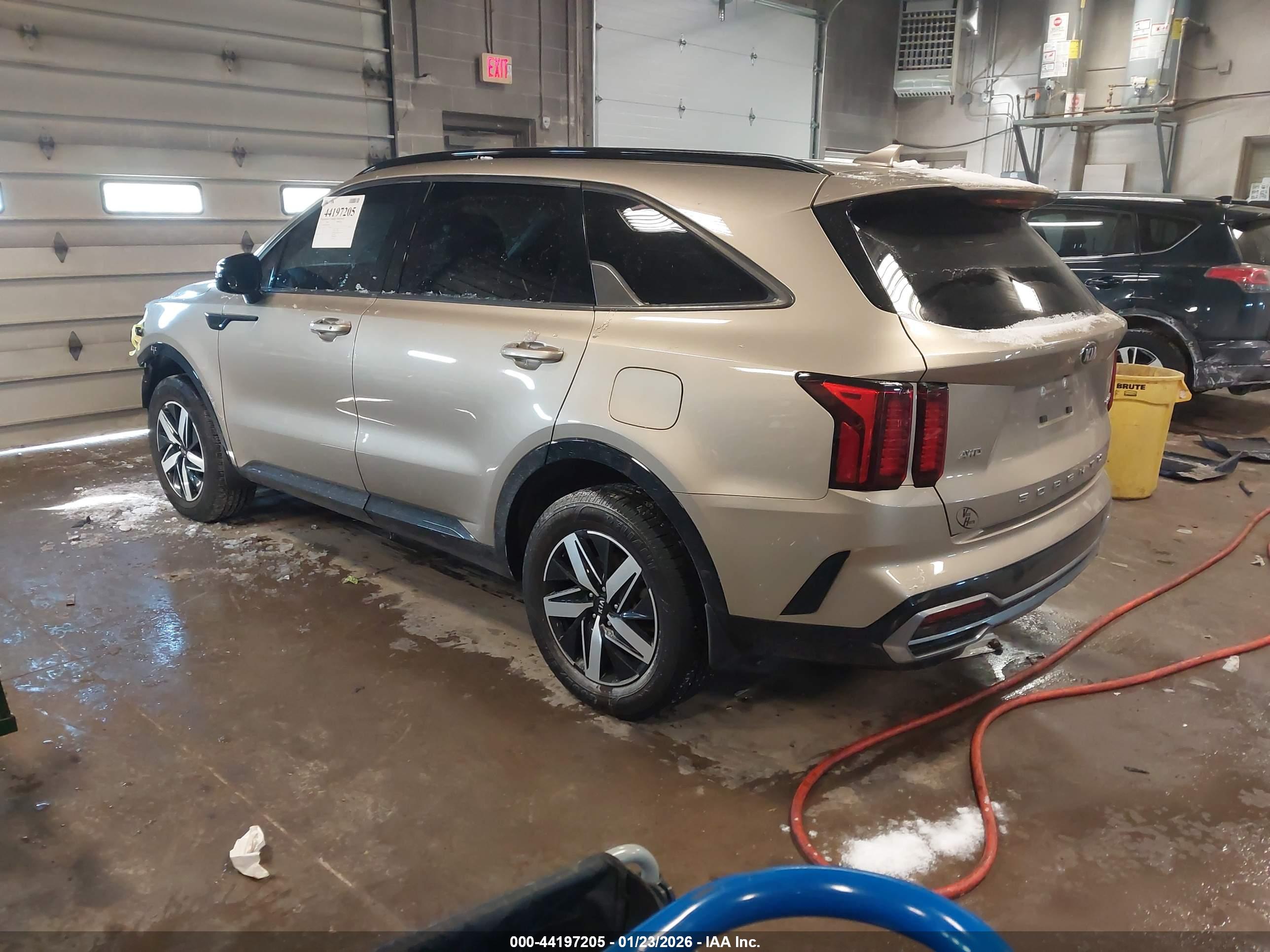 KIA SORENTO image 3