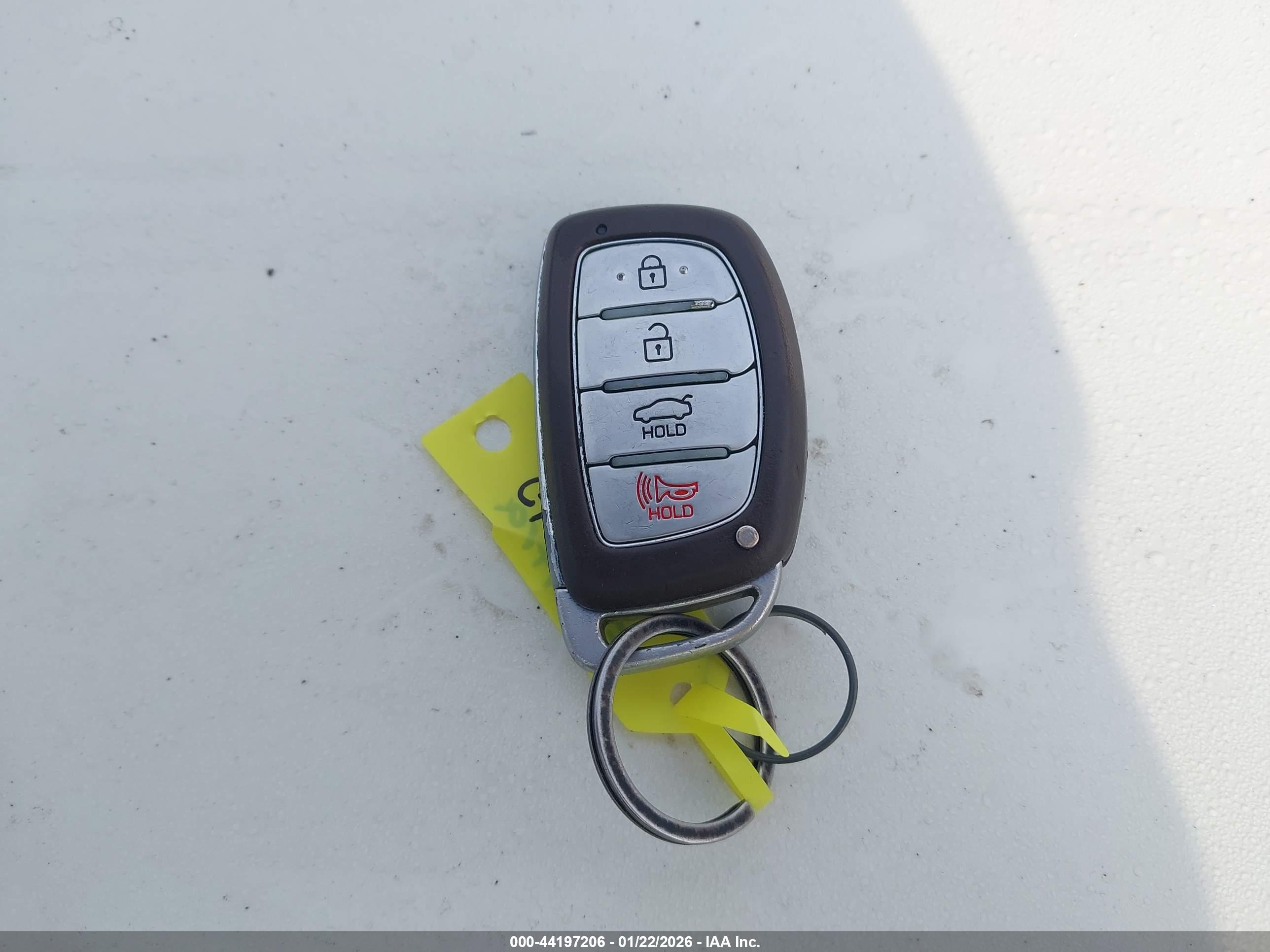 HYUNDAI ELANTRA image 11