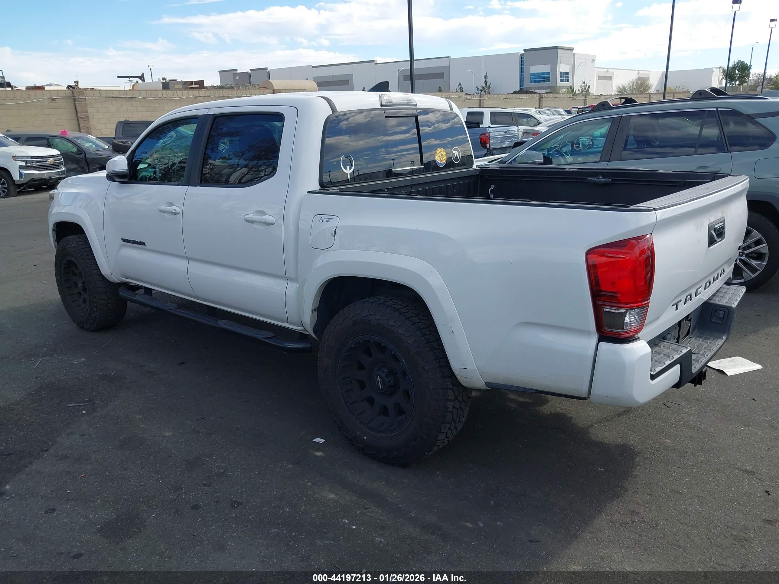 TOYOTA TACOMA image 3