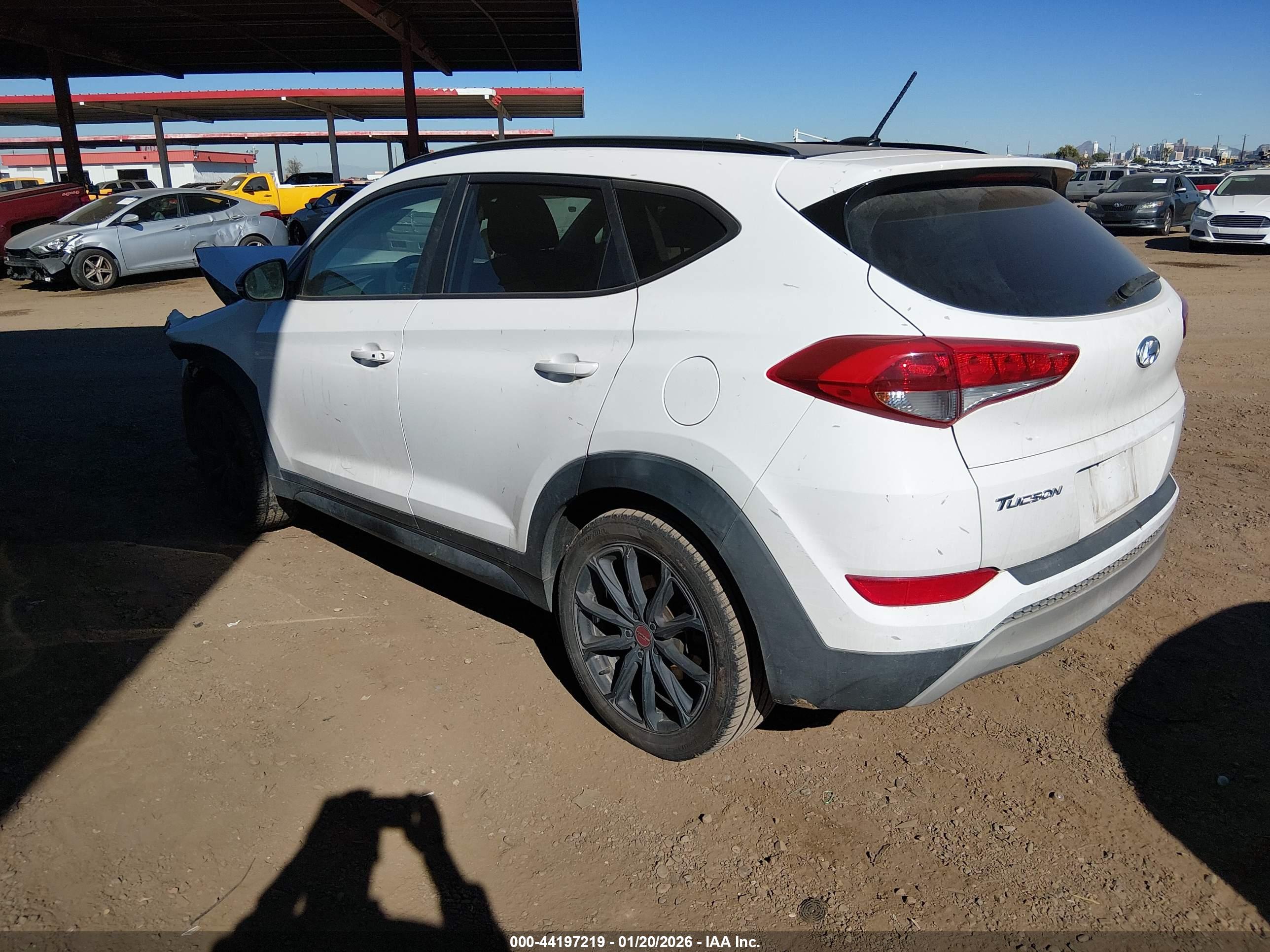 HYUNDAI TUCSON image 3