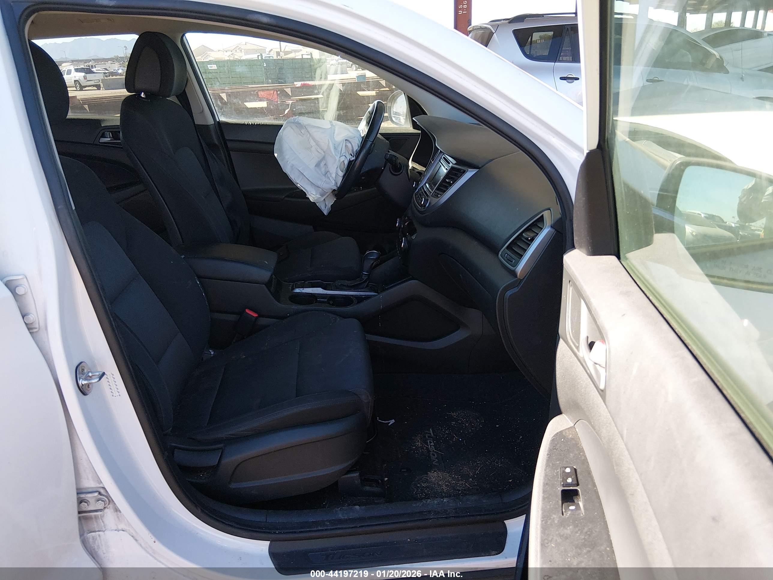 HYUNDAI TUCSON image 5