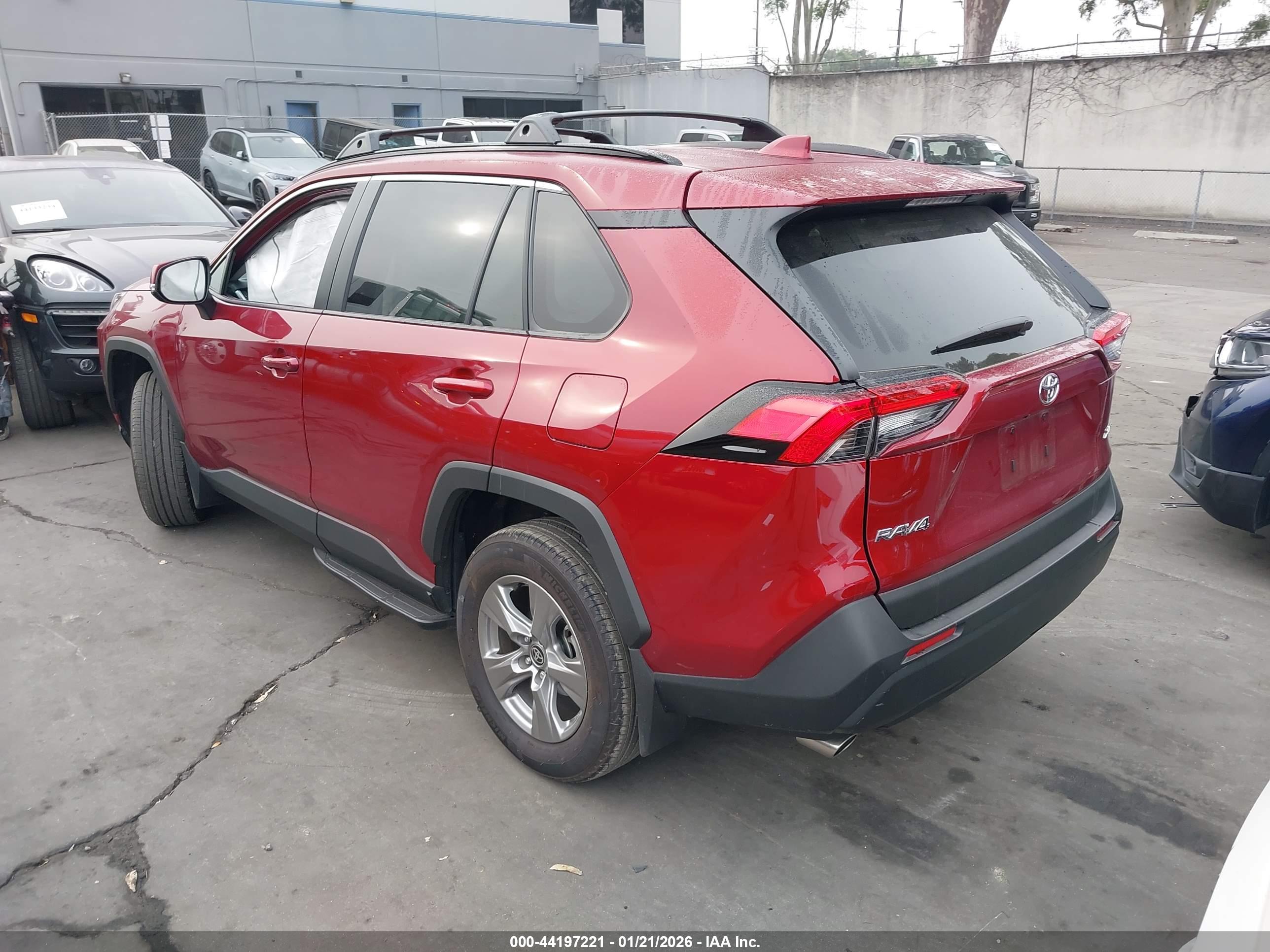 TOYOTA RAV4 image 3