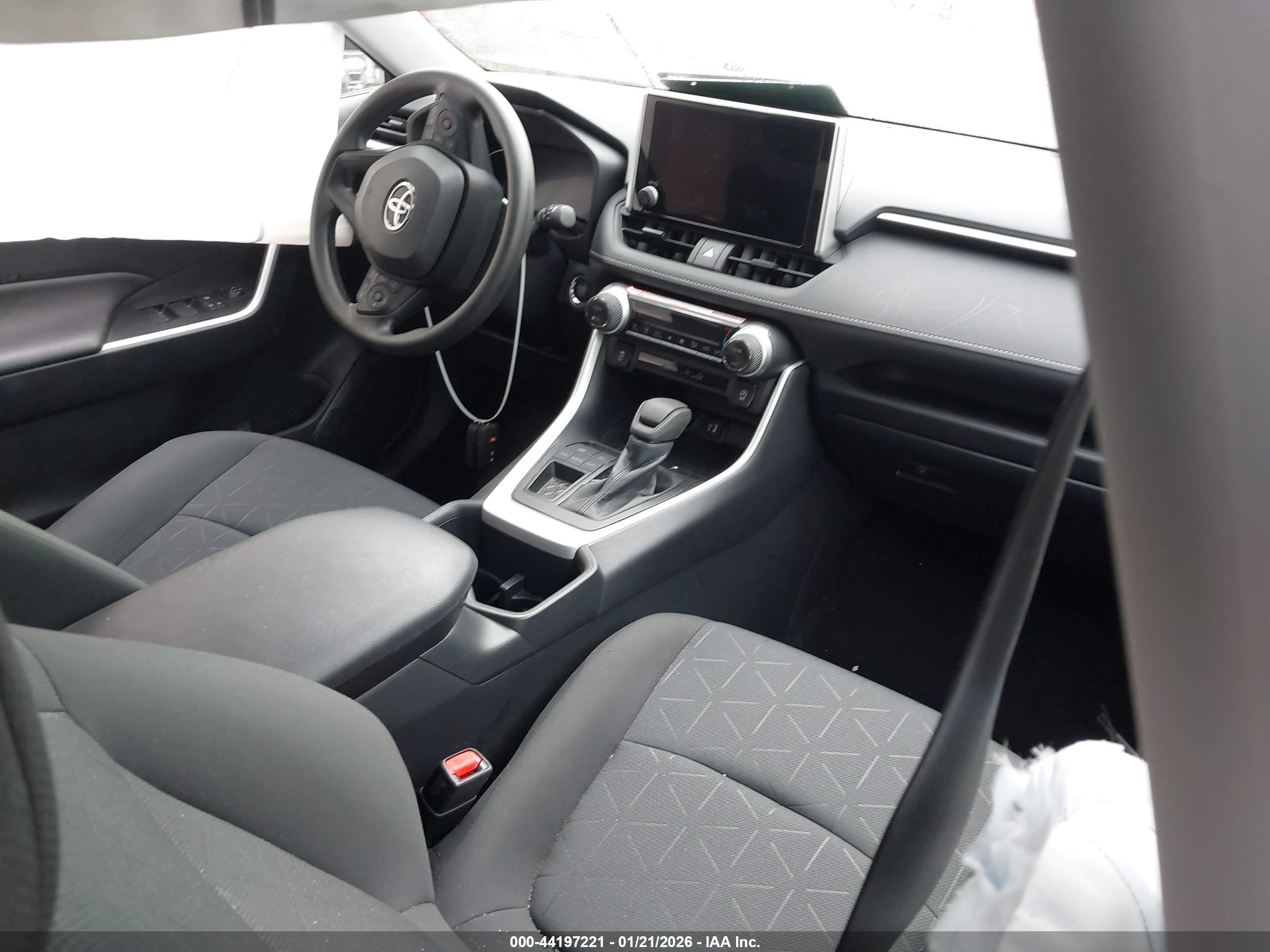 TOYOTA RAV4 image 5