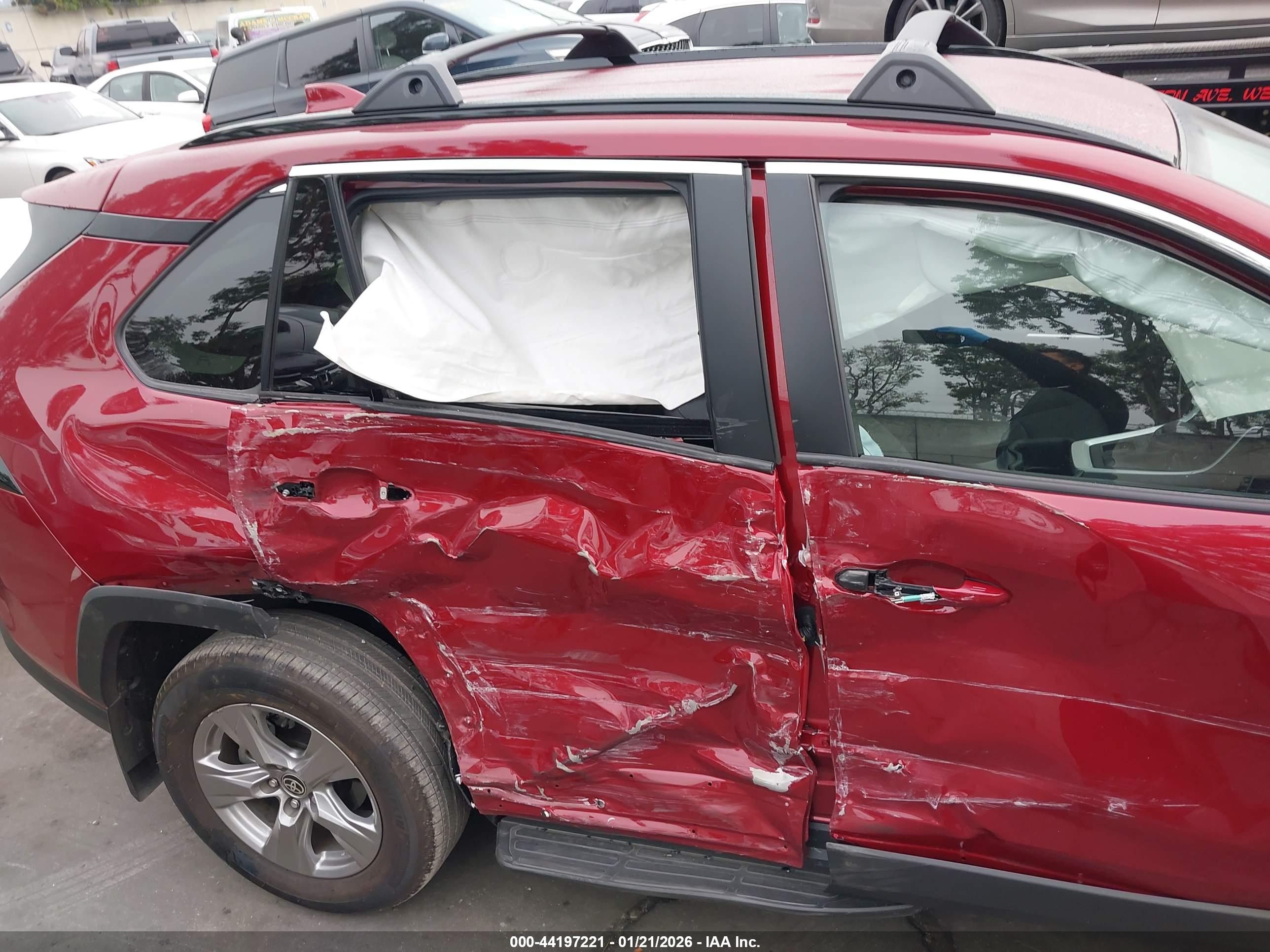 TOYOTA RAV4 image 6