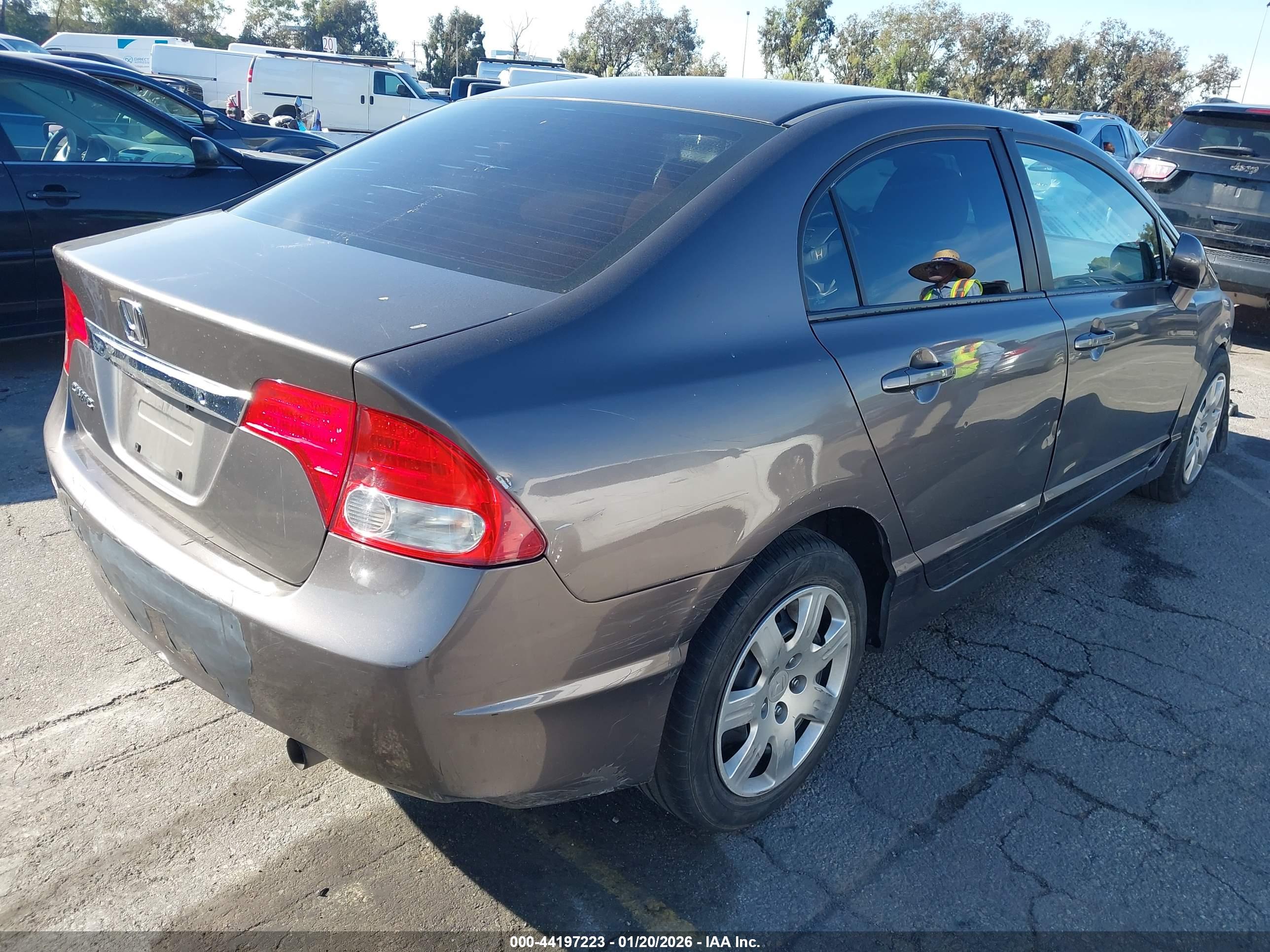HONDA CIVIC image 4