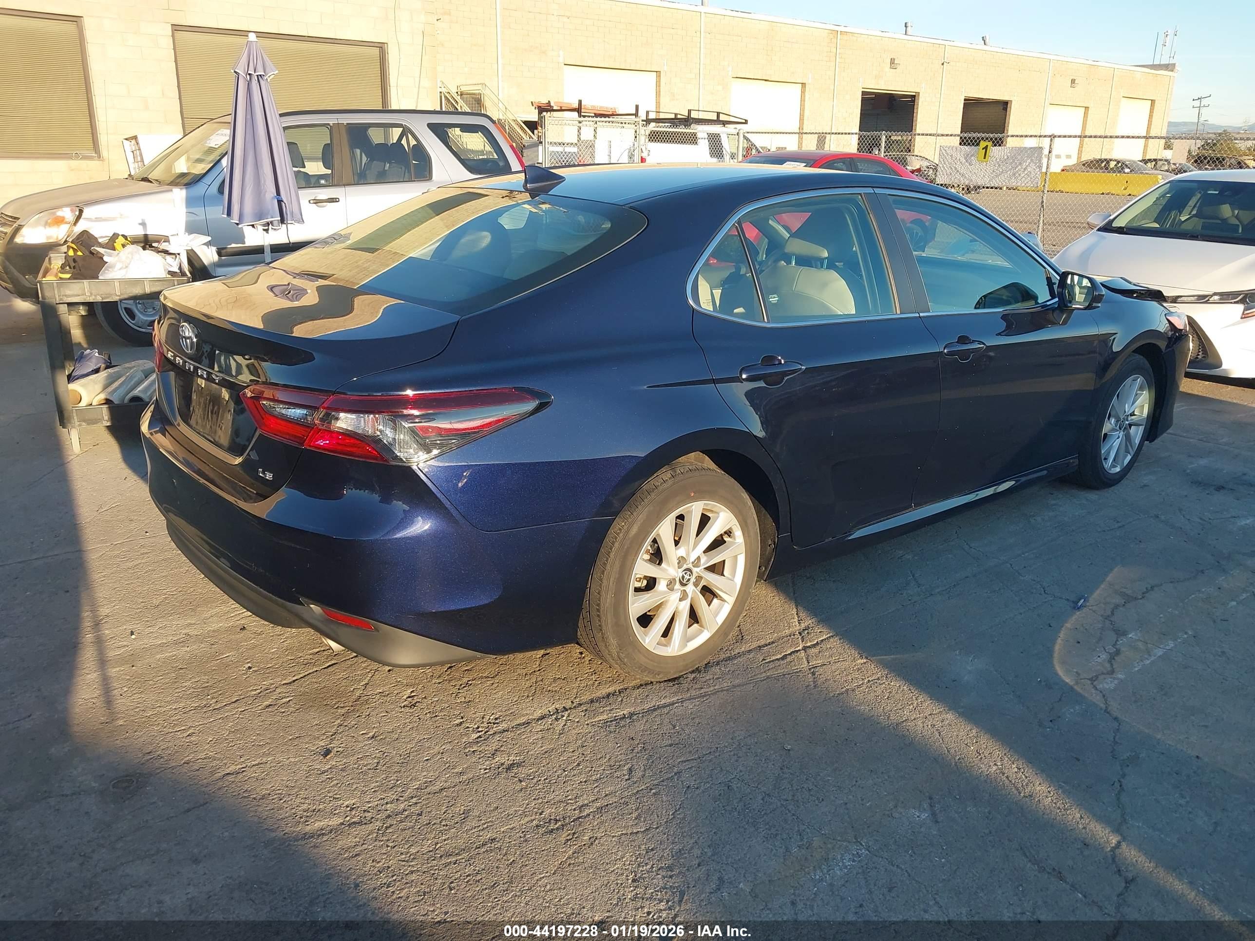 TOYOTA CAMRY image 4