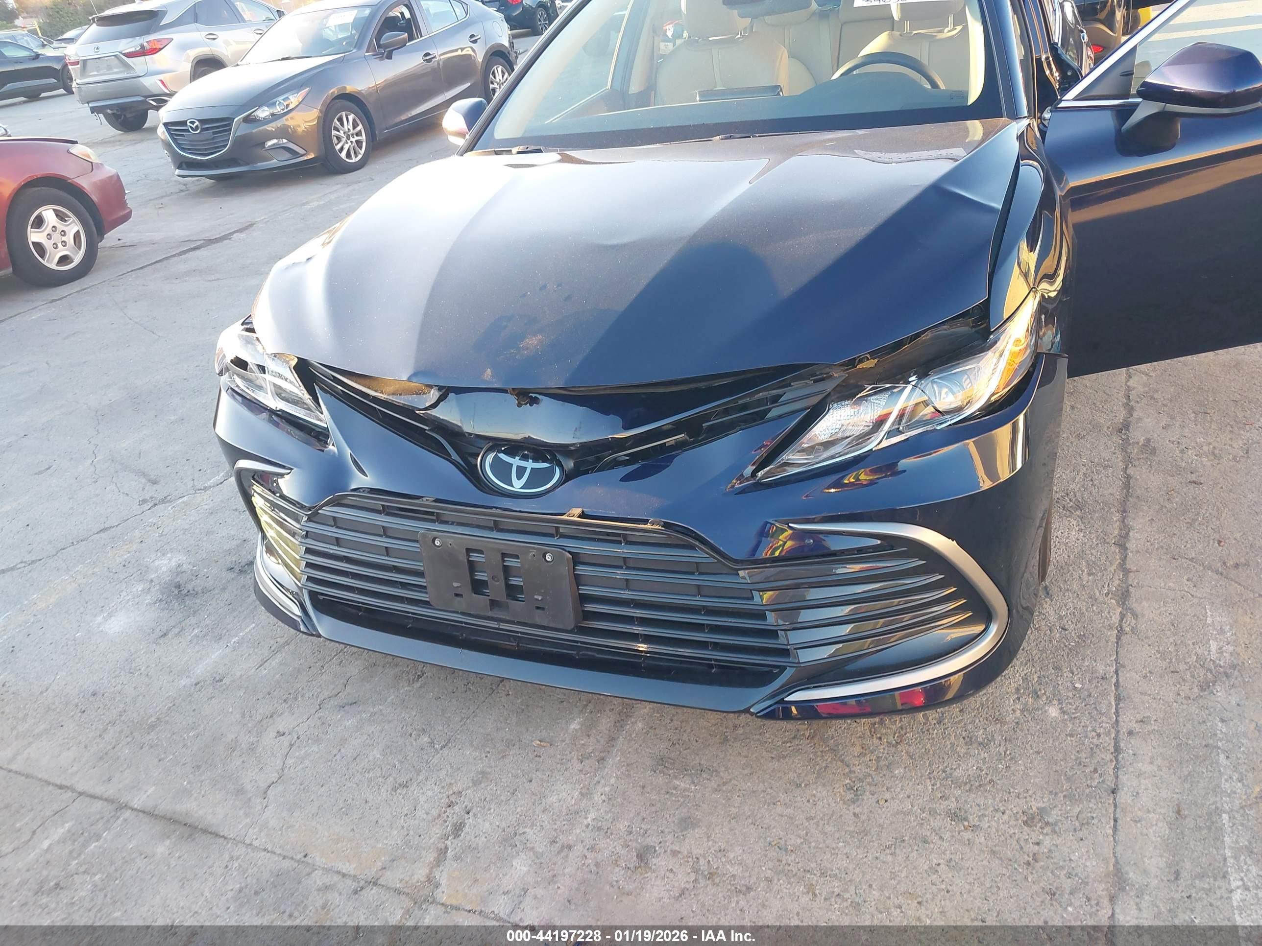 TOYOTA CAMRY image 6