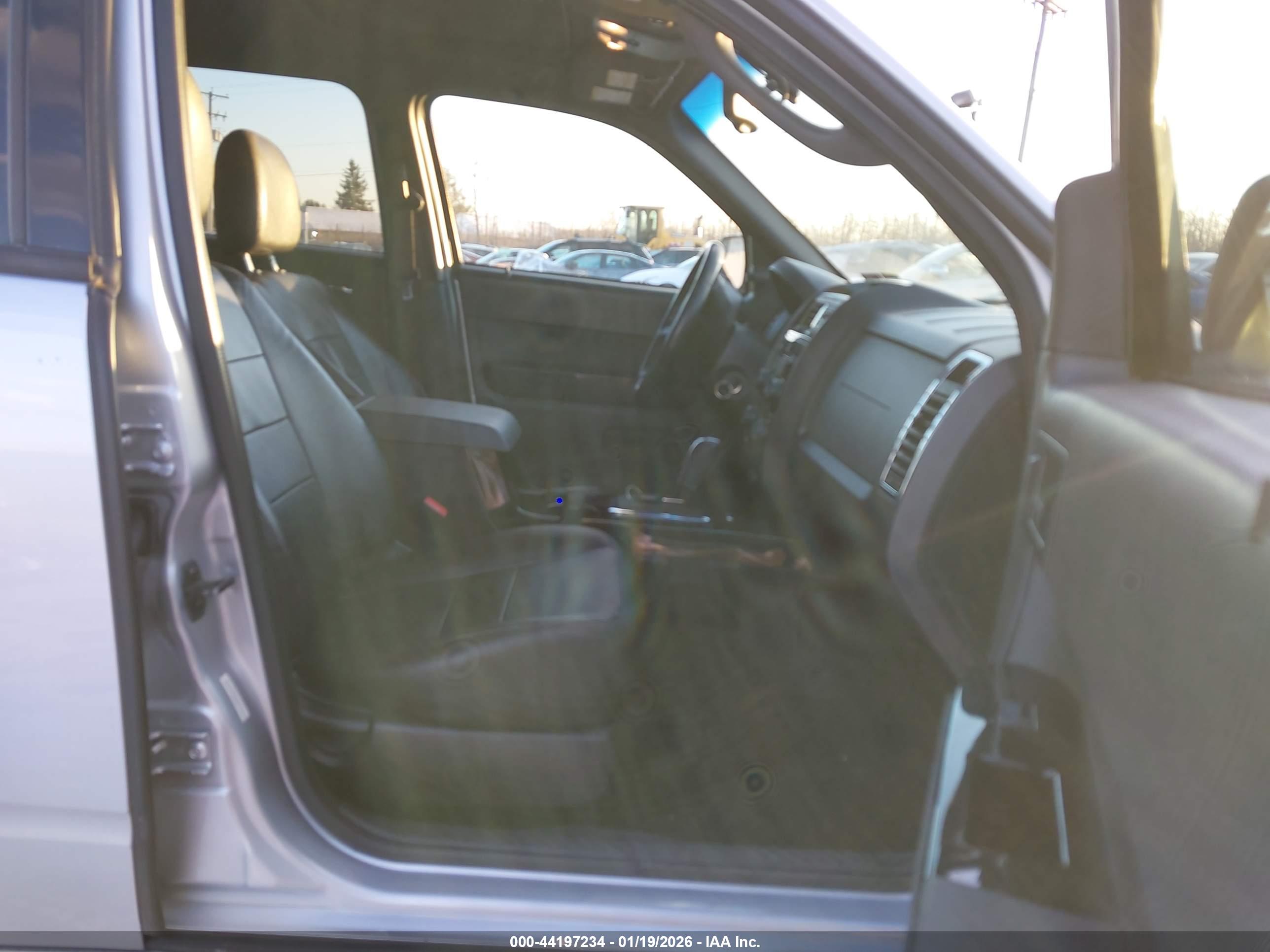 FORD ESCAPE image 5