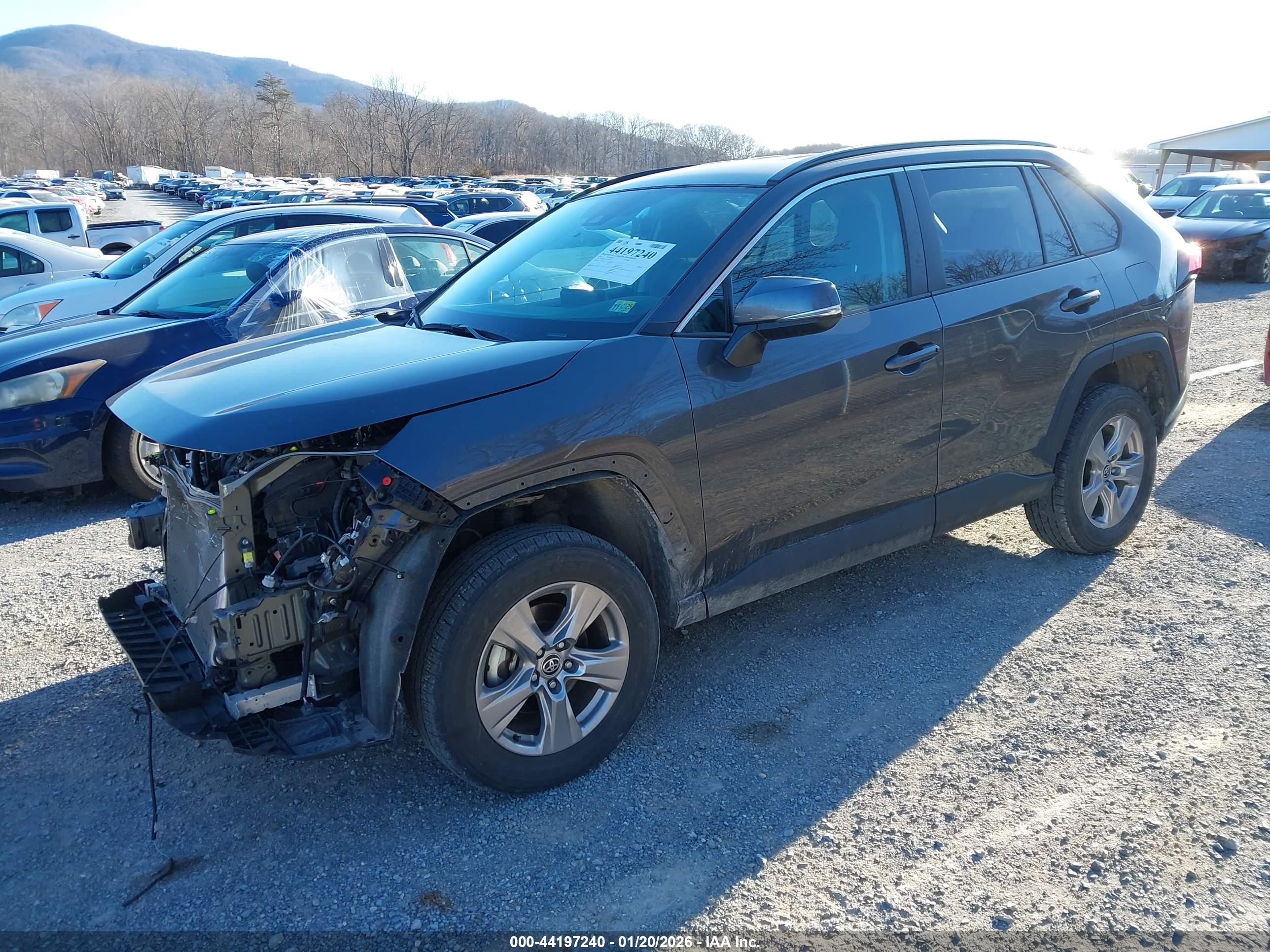 TOYOTA RAV4 image 2