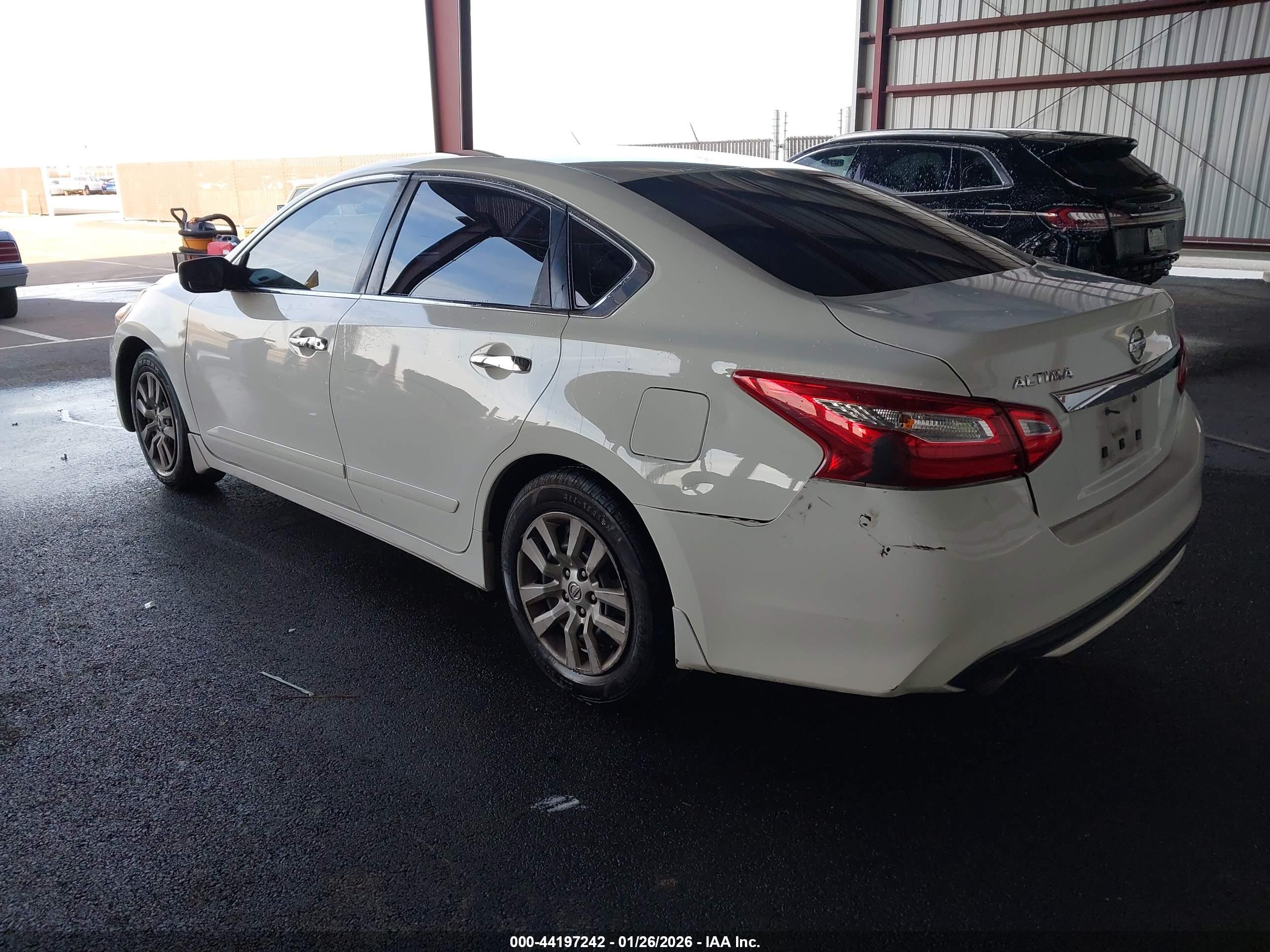 NISSAN ALTIMA image 3