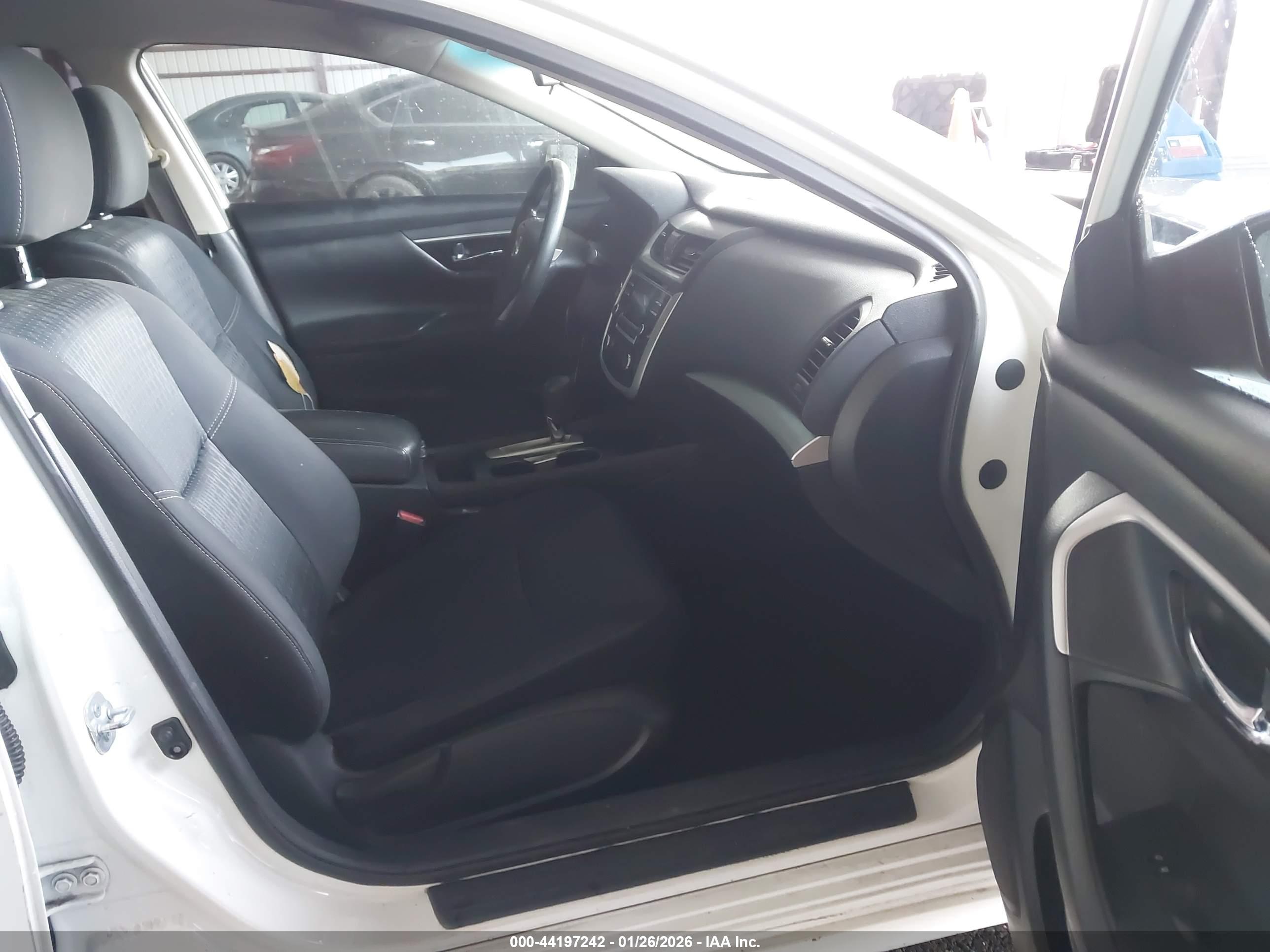 NISSAN ALTIMA image 5