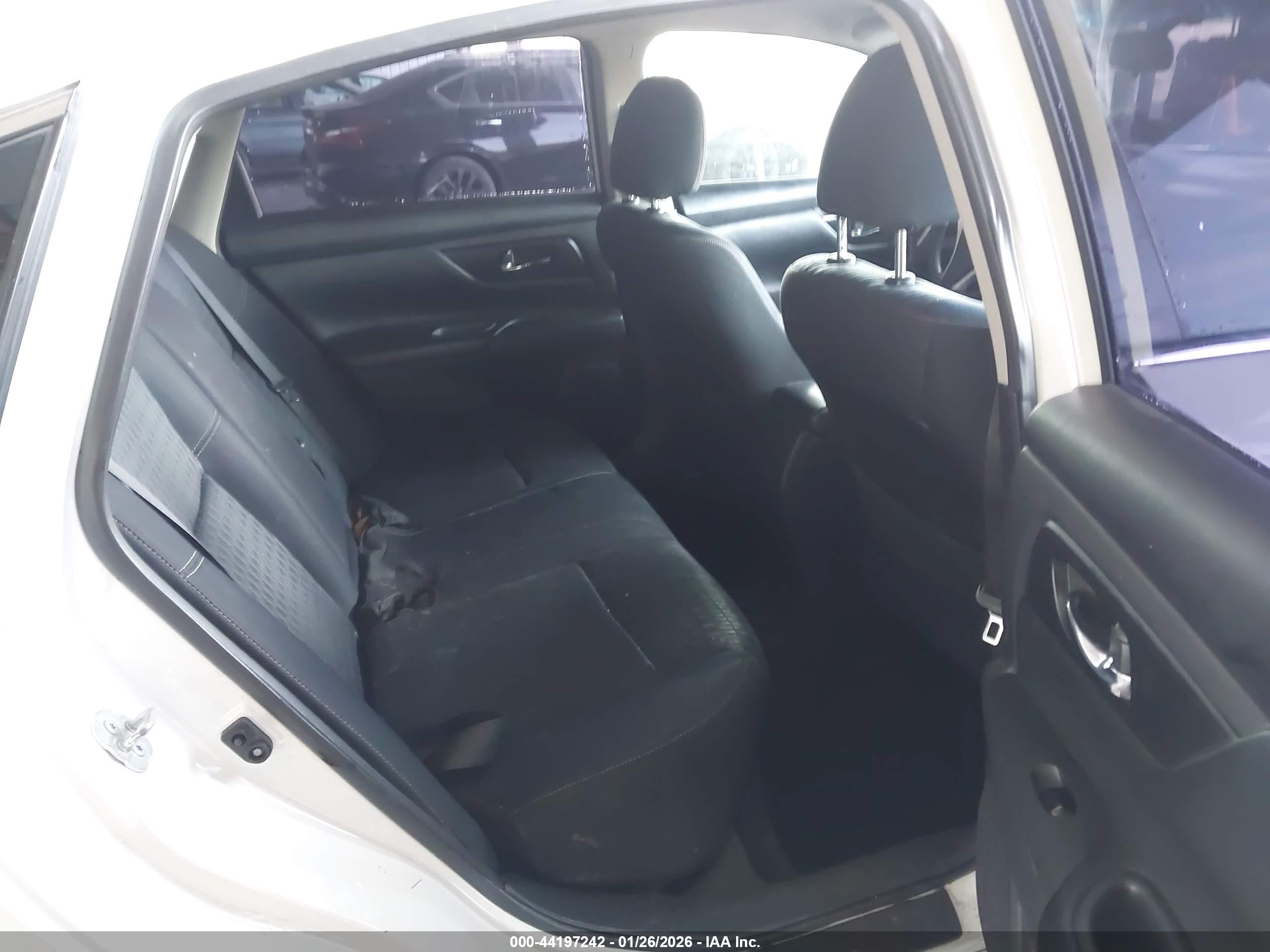 NISSAN ALTIMA image 8