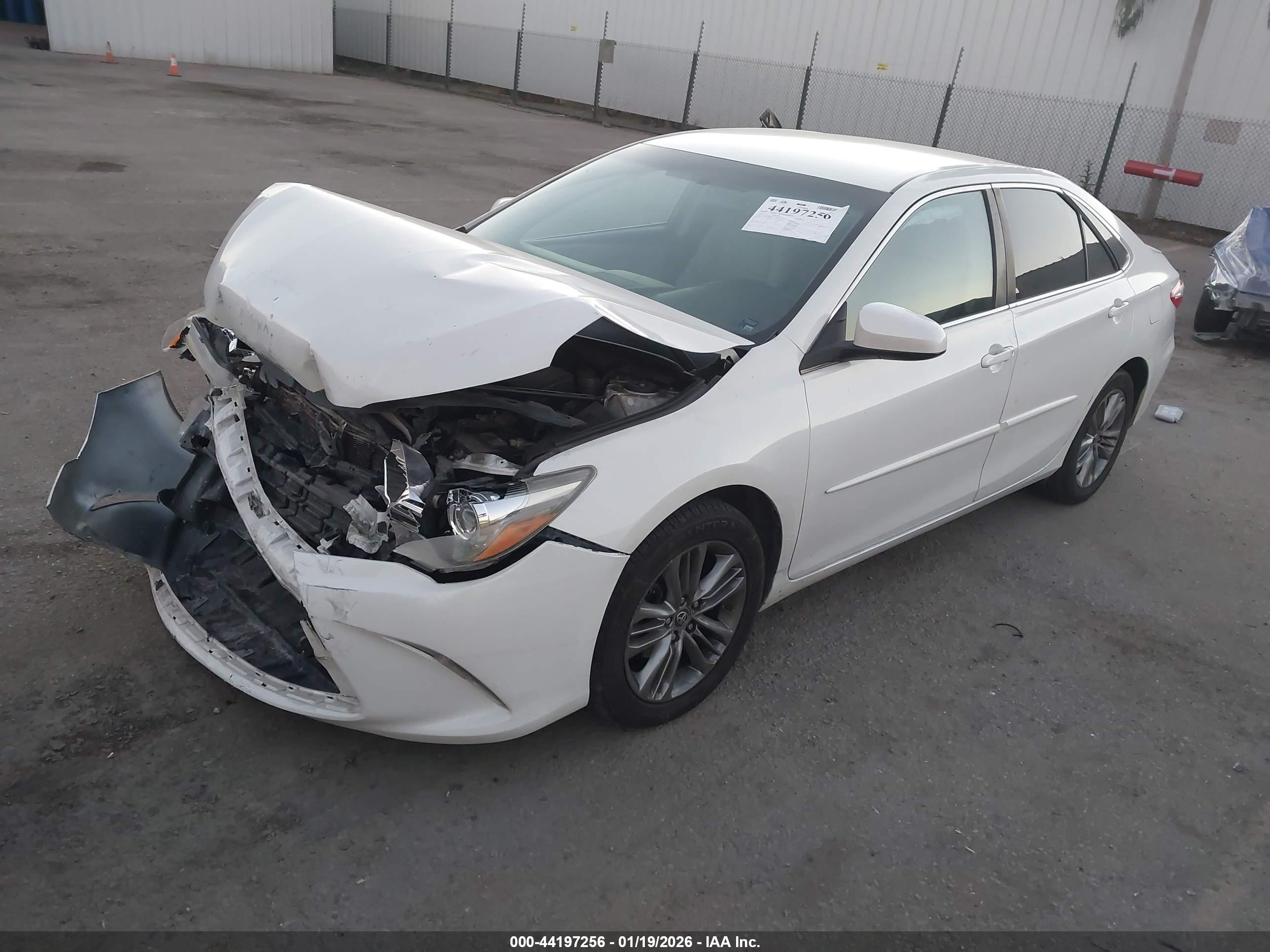TOYOTA CAMRY image 2