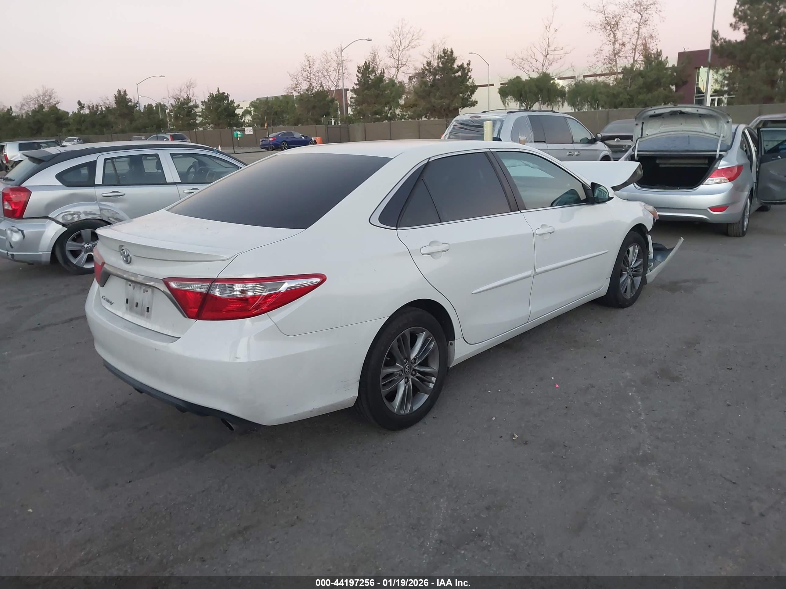 TOYOTA CAMRY image 4