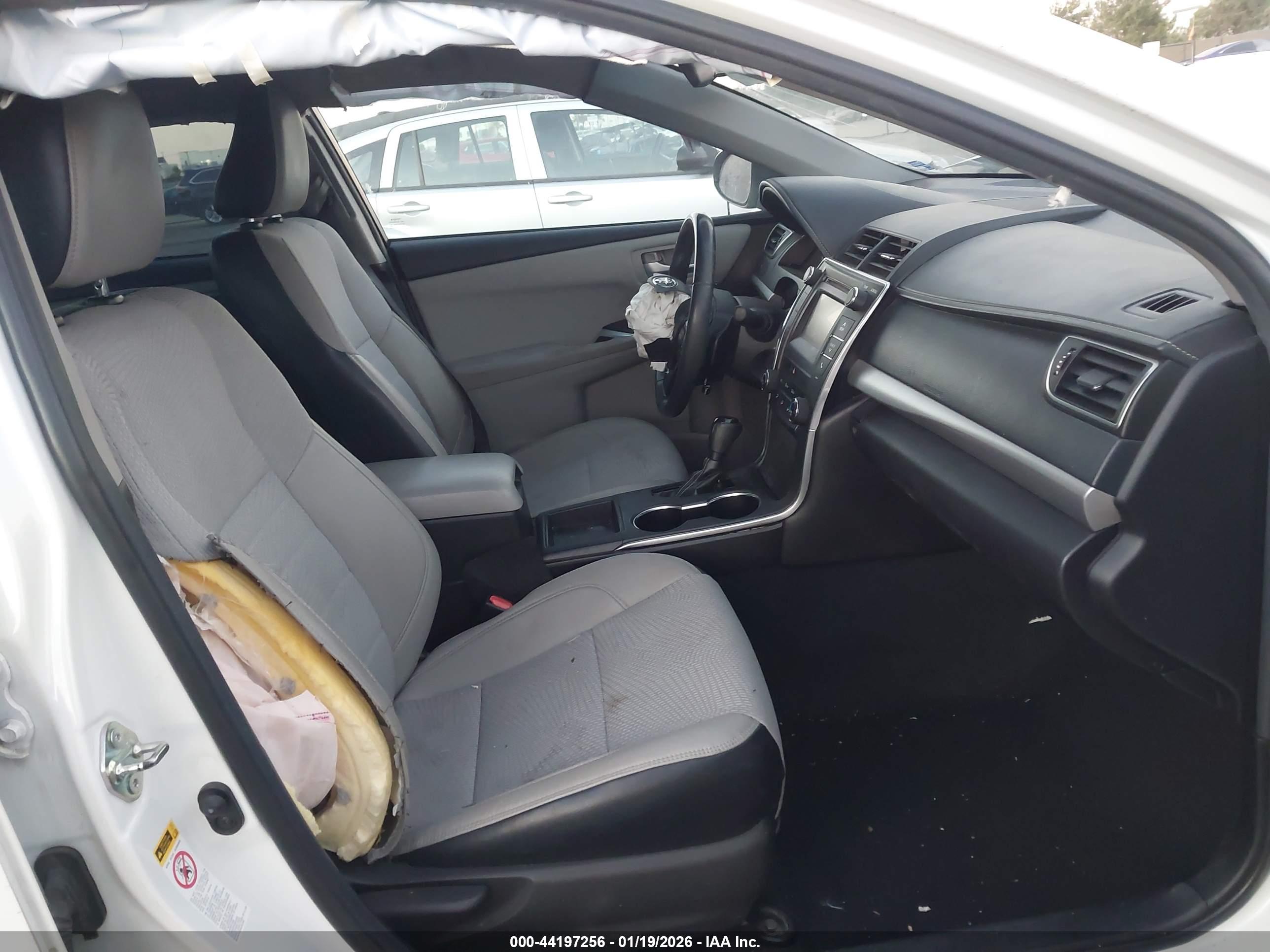 TOYOTA CAMRY image 5