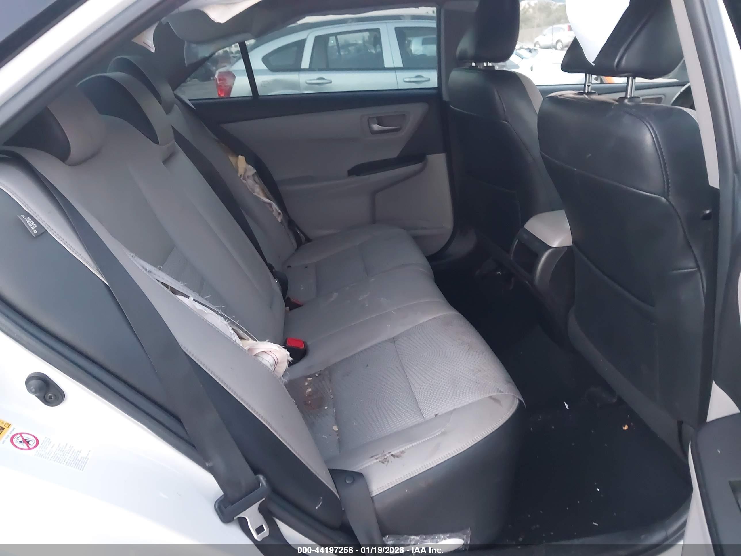 TOYOTA CAMRY image 8