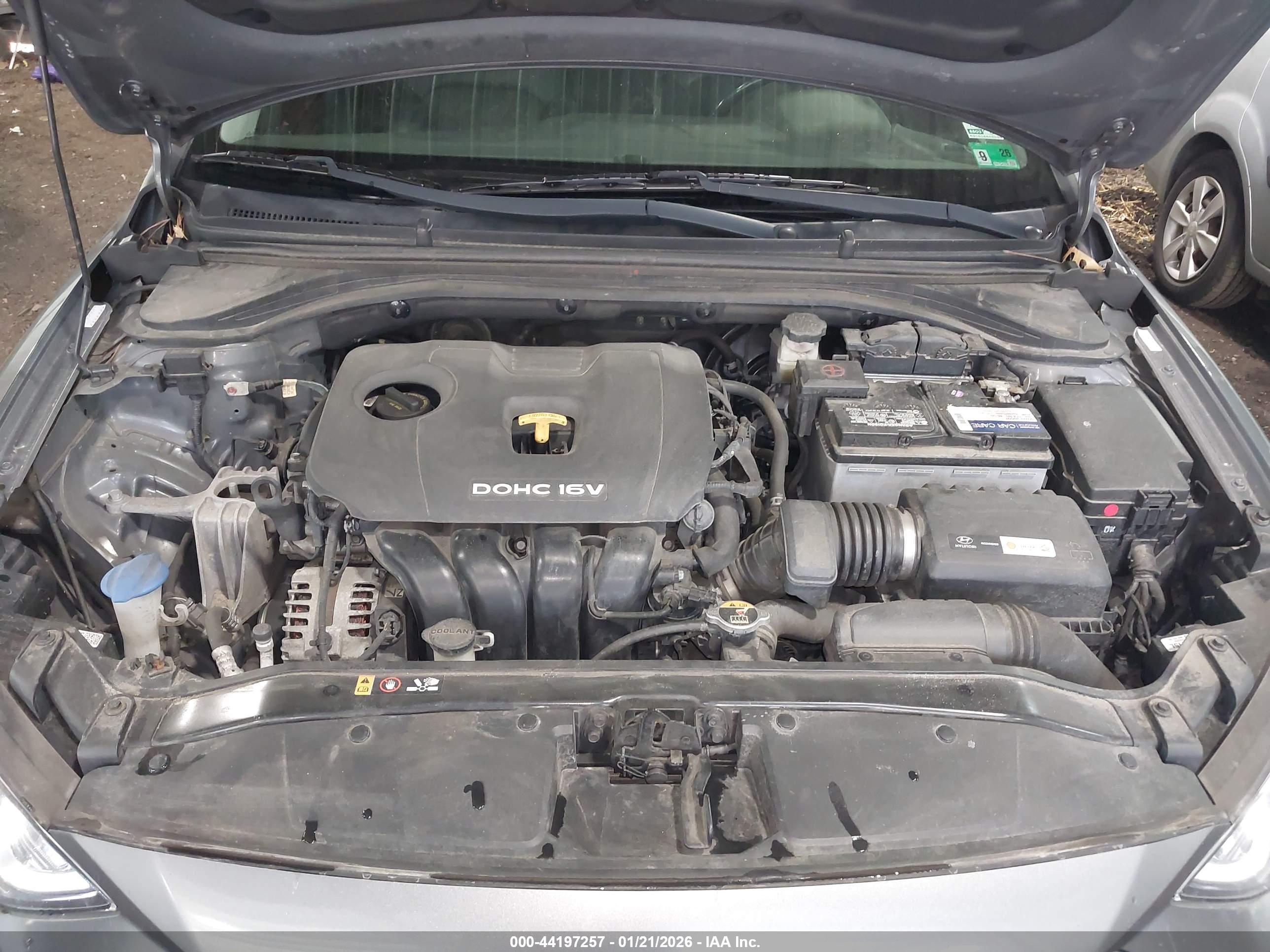 HYUNDAI ELANTRA image 10