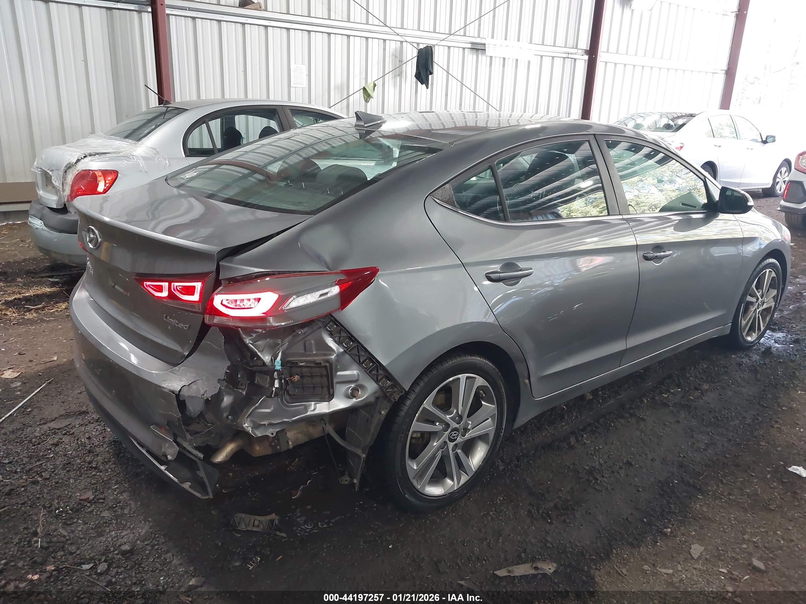 HYUNDAI ELANTRA image 6