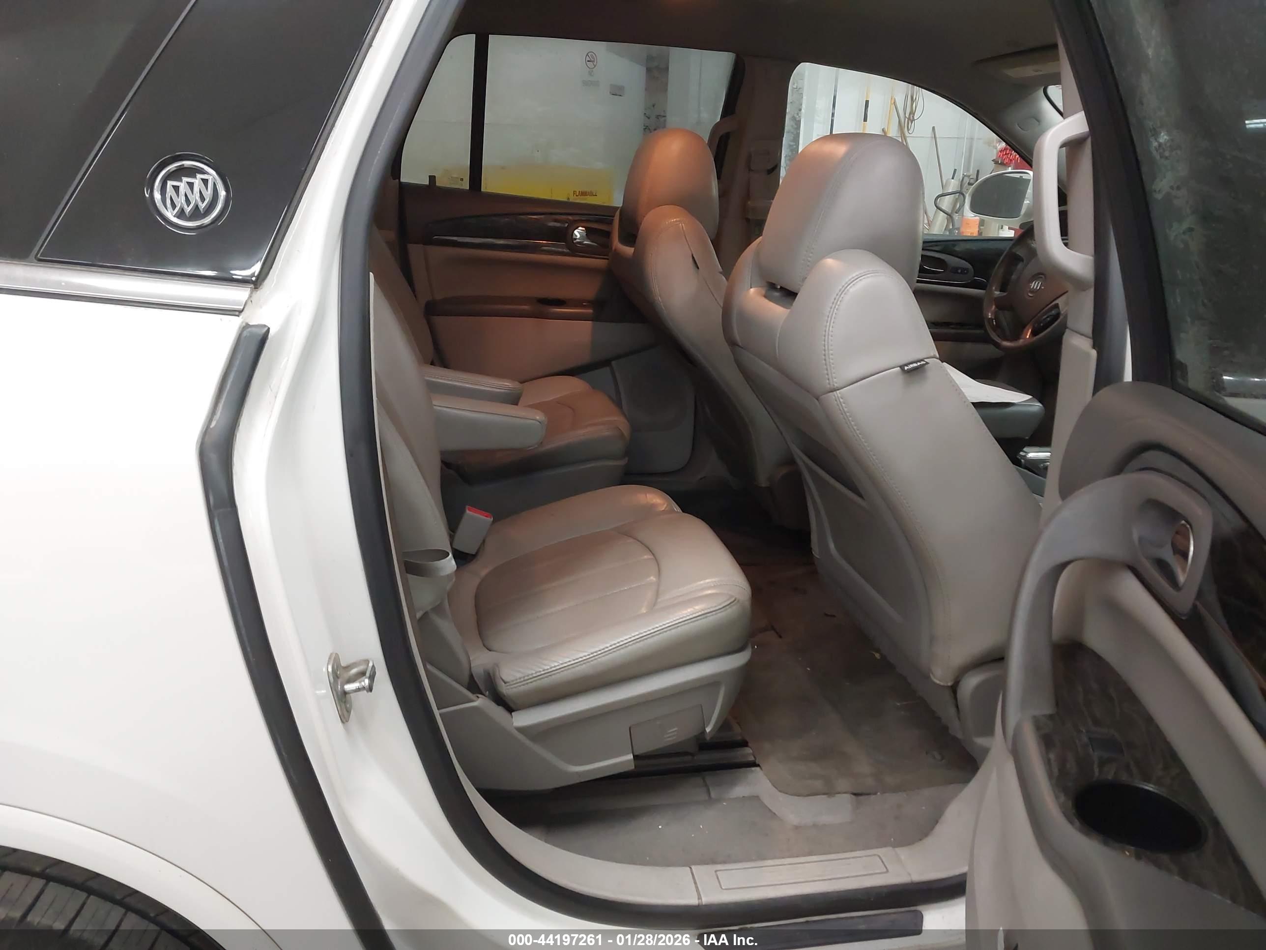 BUICK ENCLAVE image 8
