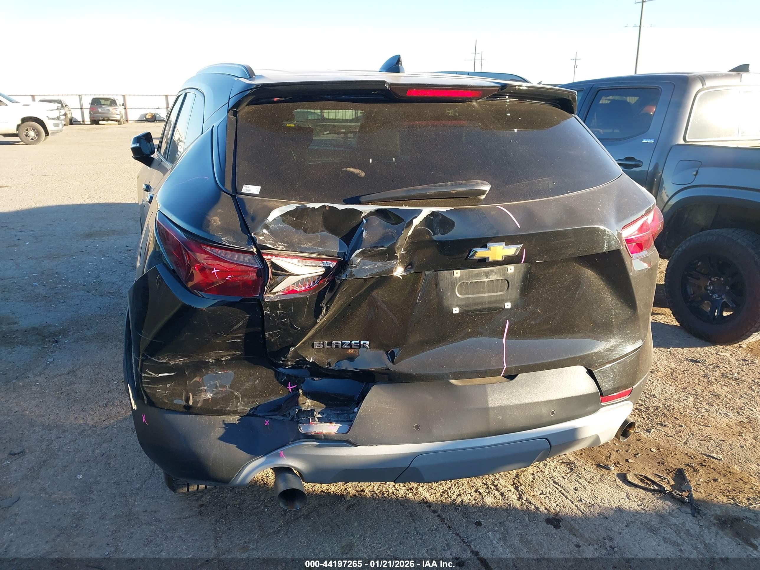 CHEVROLET BLAZER image 6