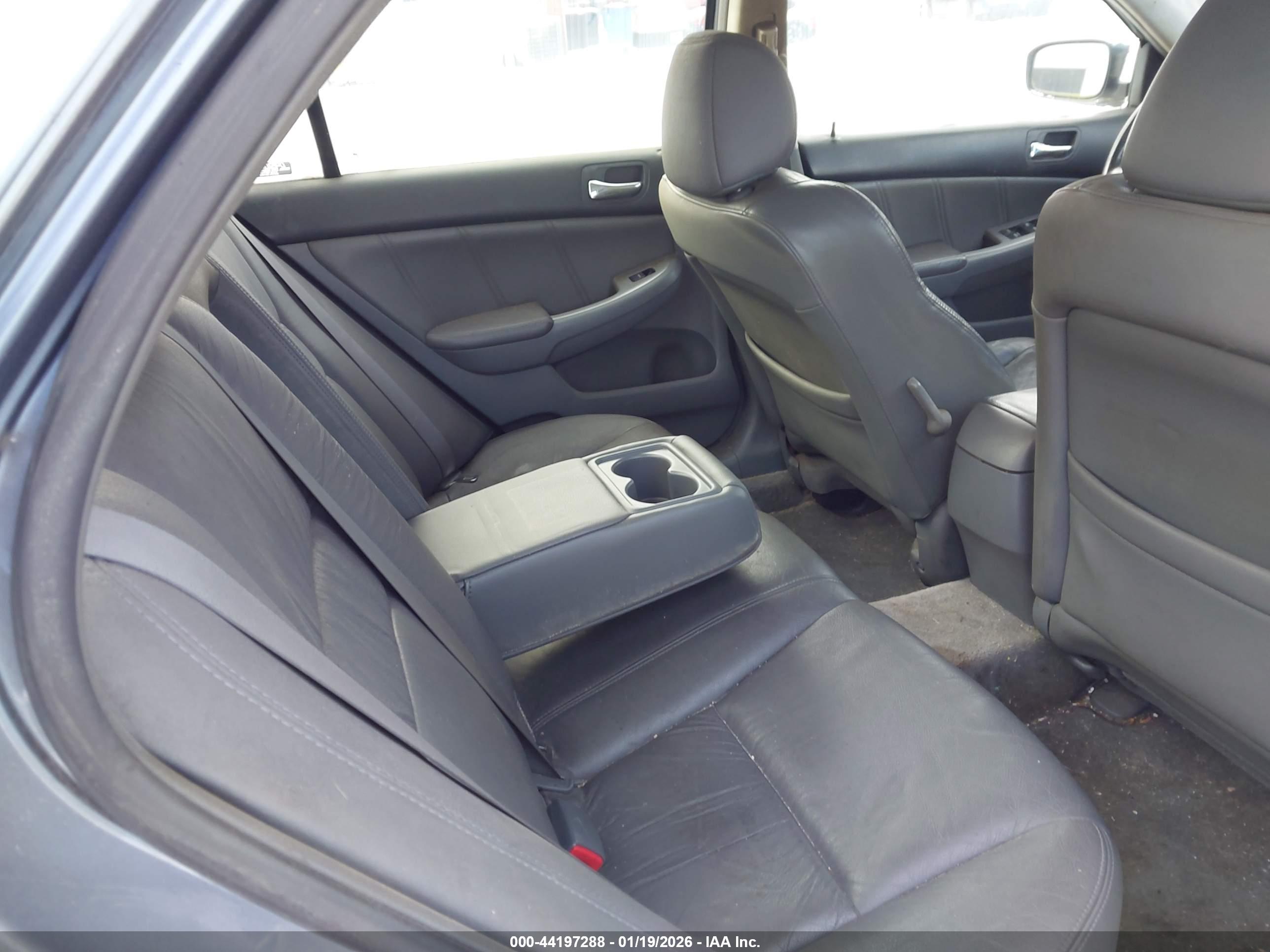 HONDA ACCORD image 8
