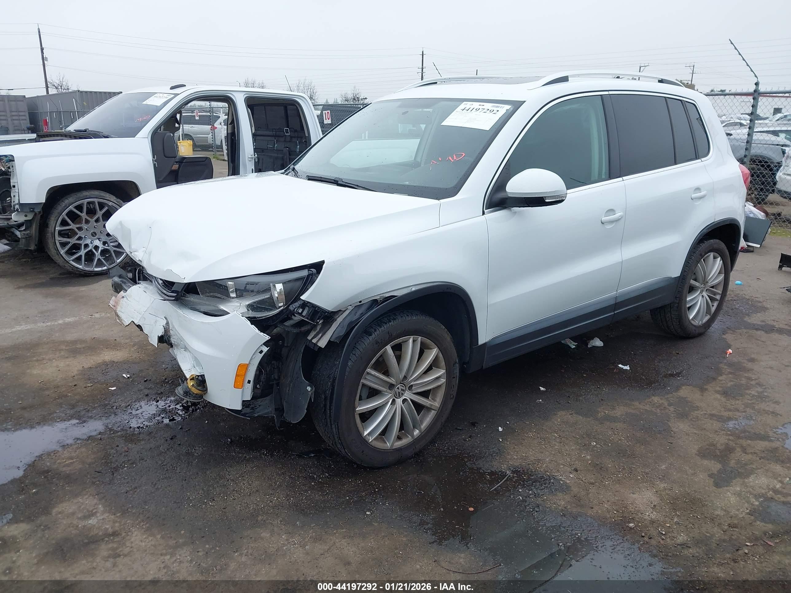 VOLKSWAGEN TIGUAN image 2