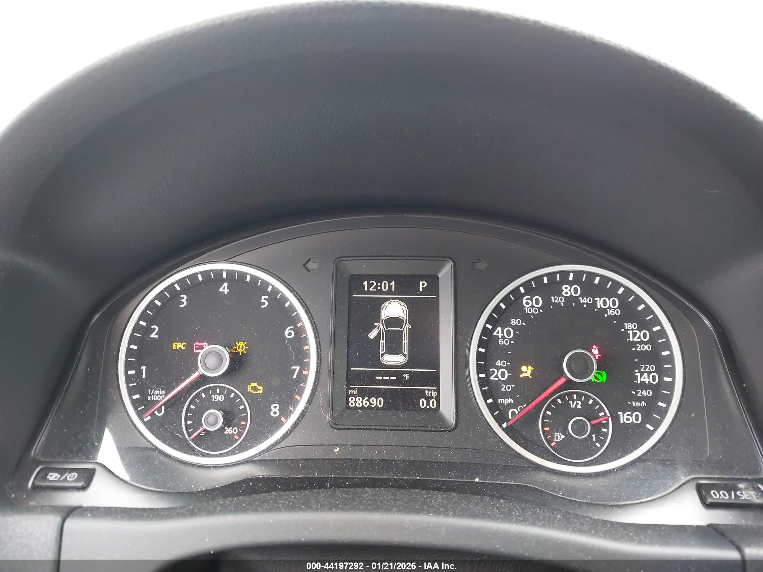 VOLKSWAGEN TIGUAN image 7