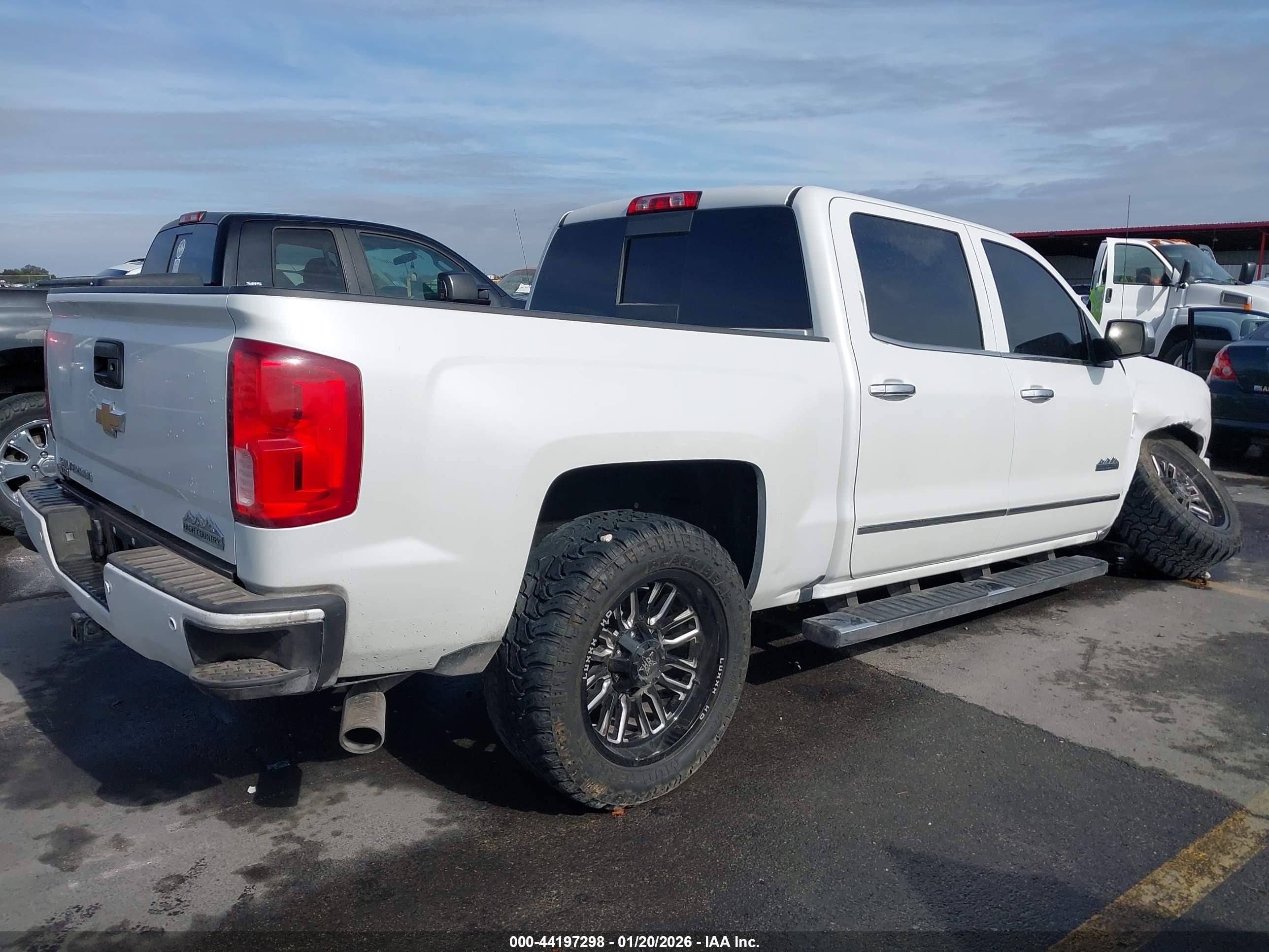 CHEVROLET SILVERADO image 4