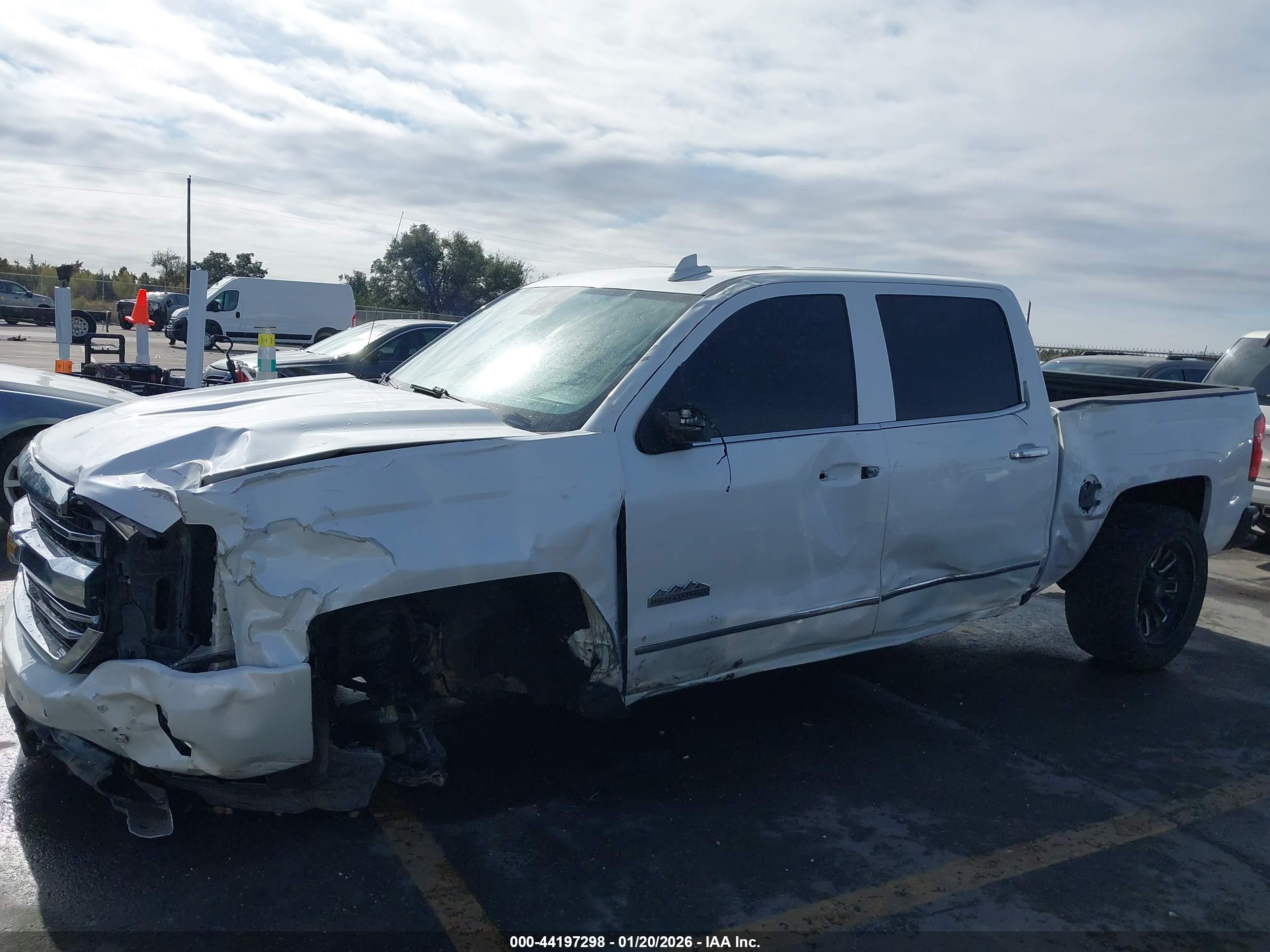 CHEVROLET SILVERADO image 6