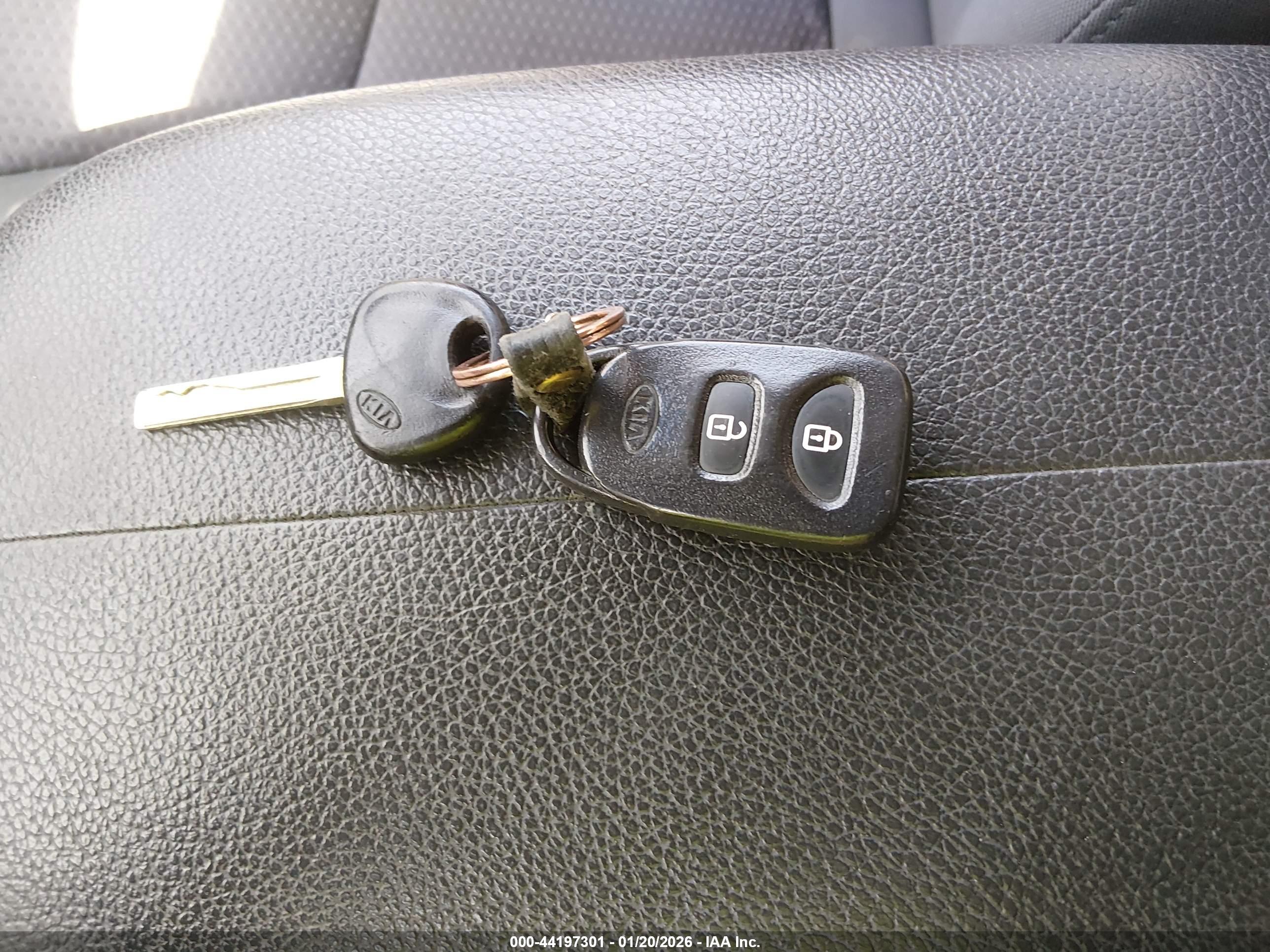 KIA SORENTO image 11