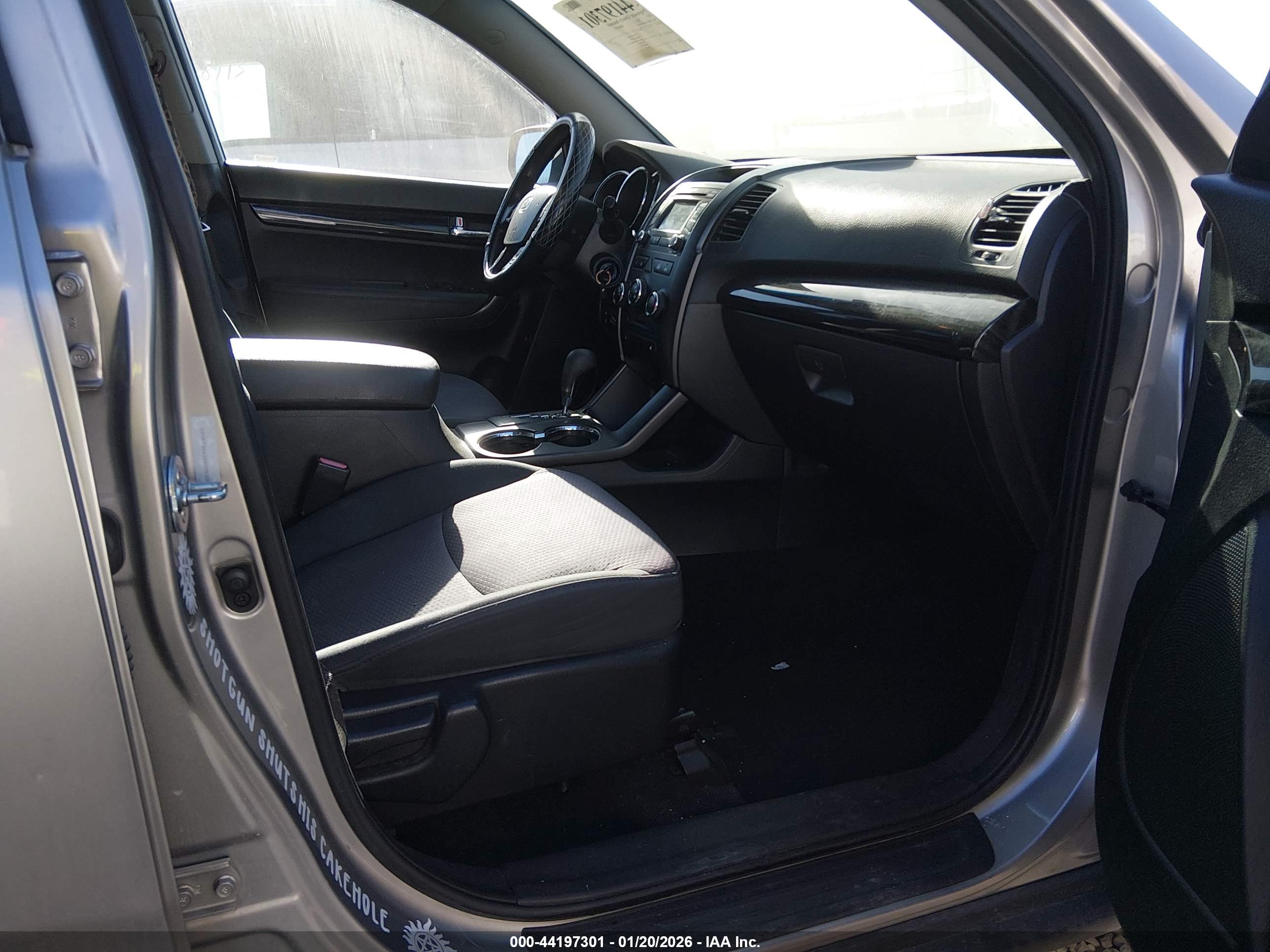 KIA SORENTO image 5