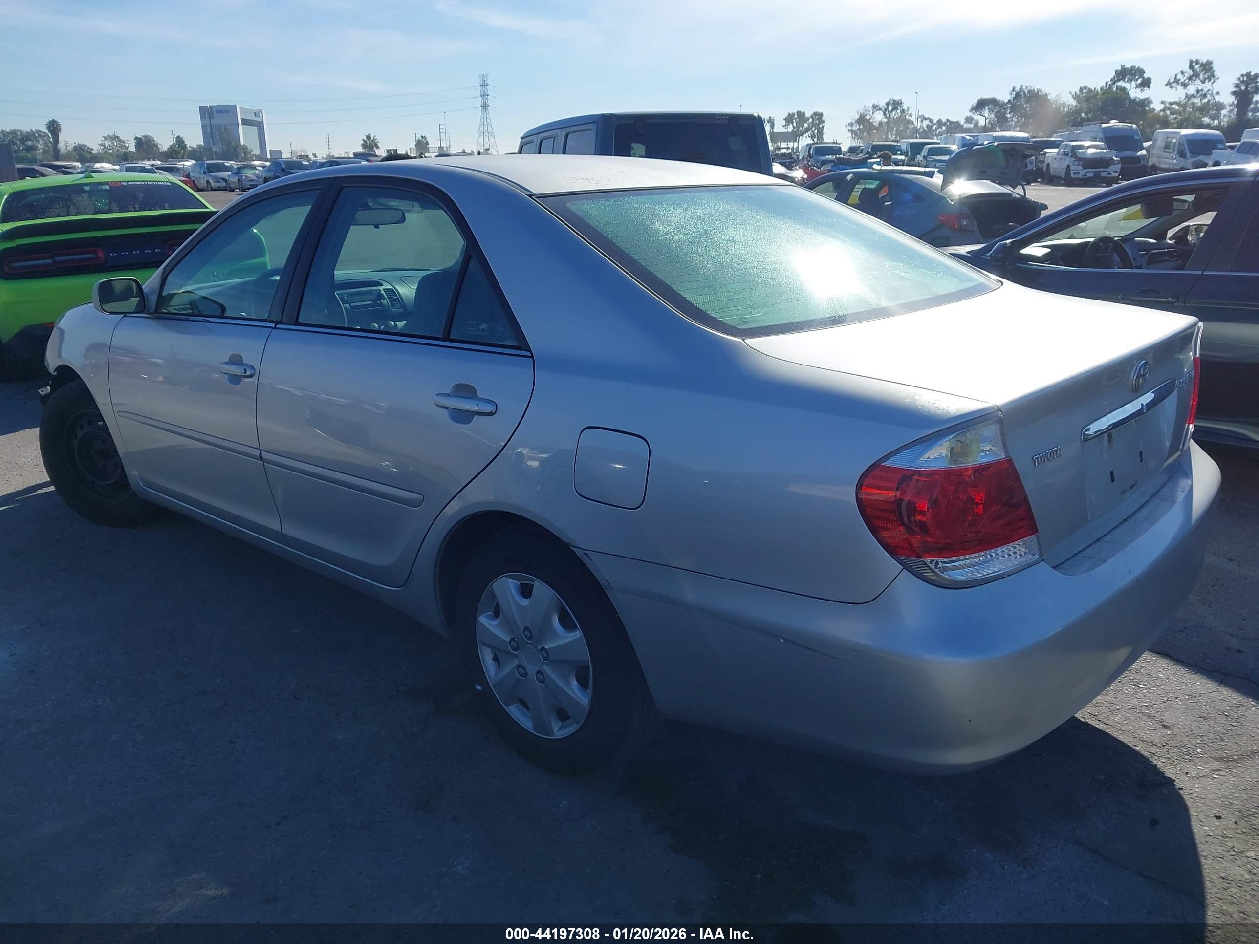 TOYOTA CAMRY image 3