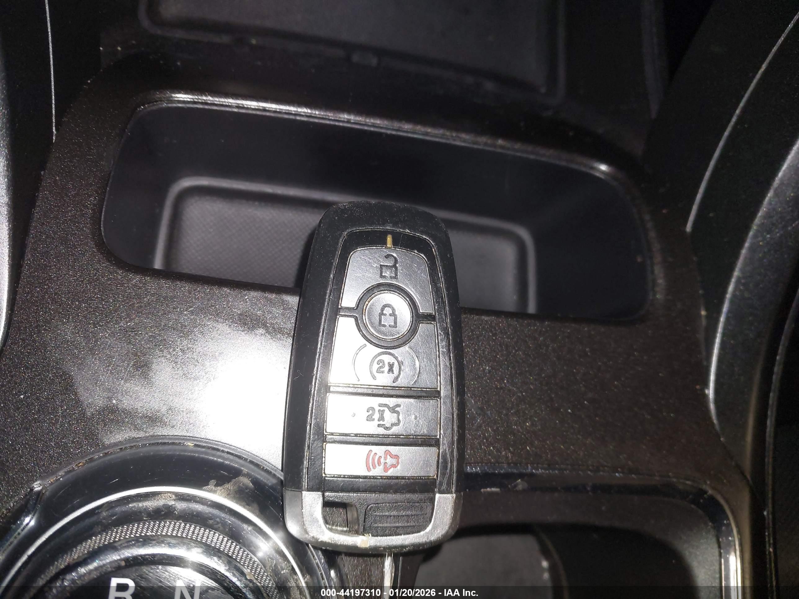 FORD FUSION image 11
