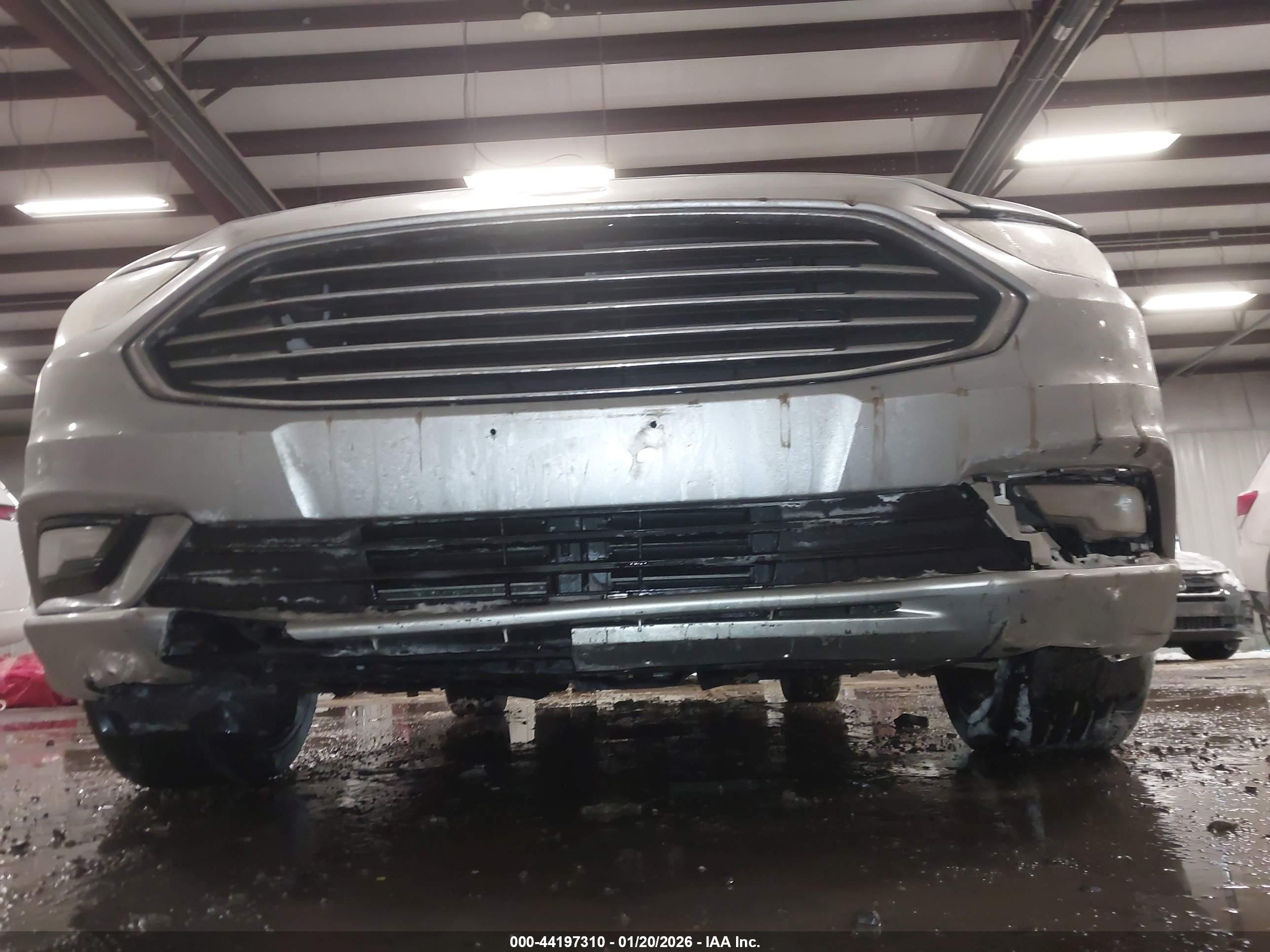FORD FUSION image 6