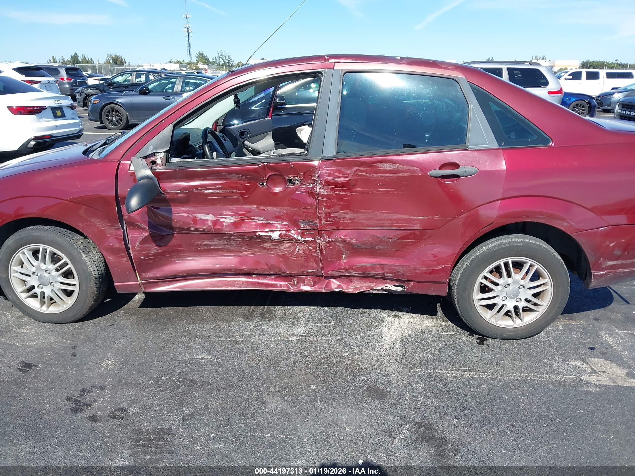 FORD FOCUS image 6