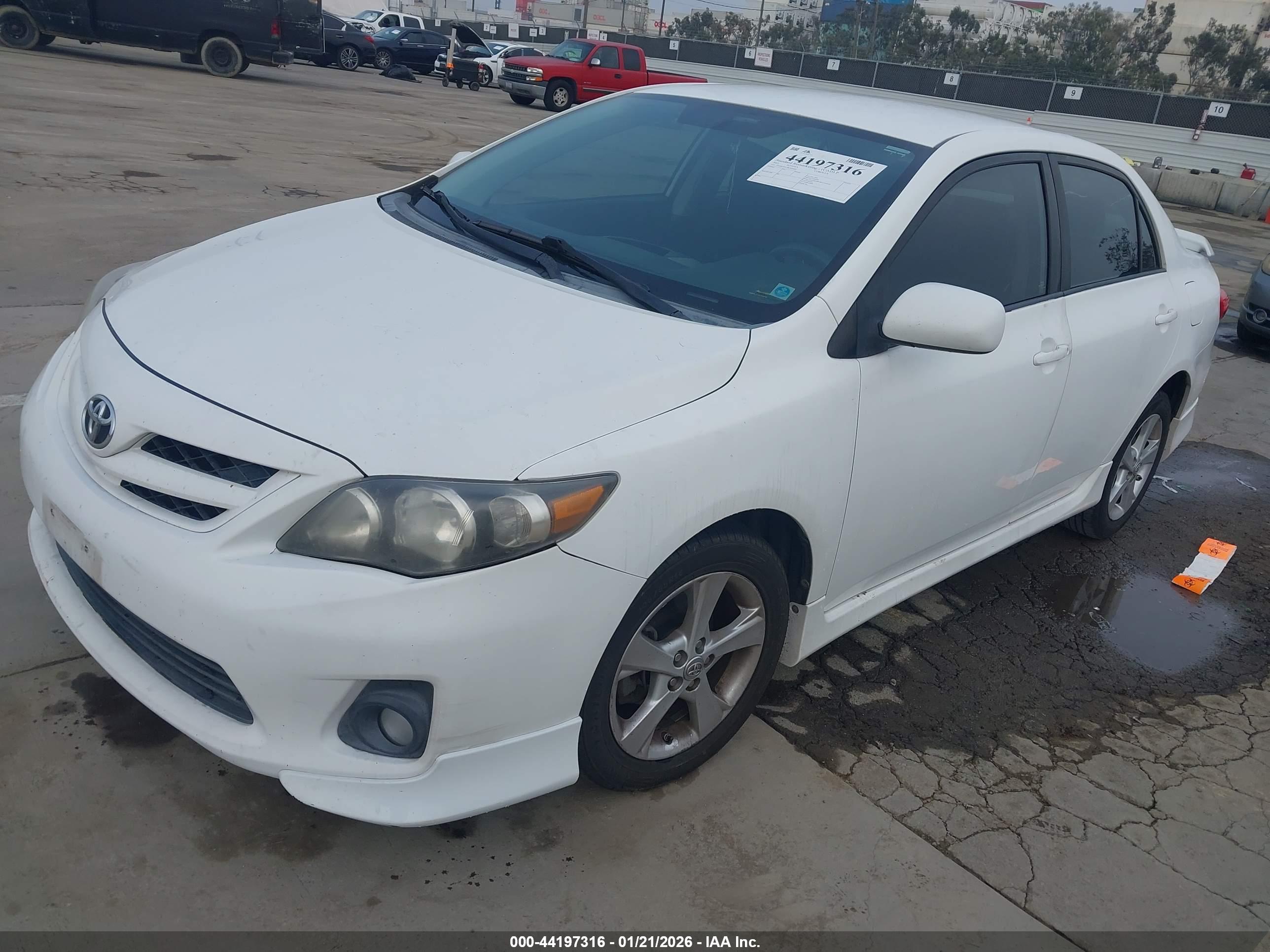 TOYOTA COROLLA image 2
